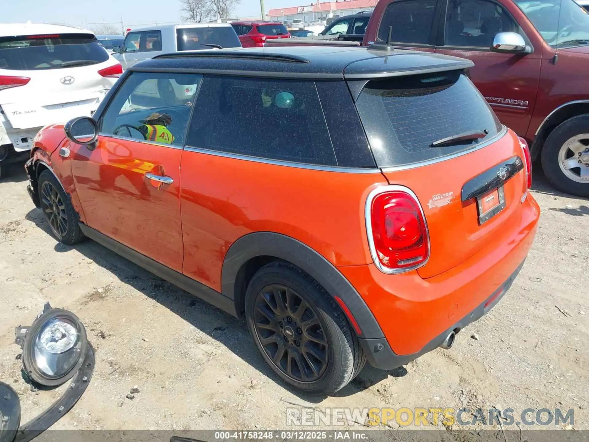 3 Photograph of a damaged car WMWXP5C5XK2H32139 MINI HARDTOP 2019