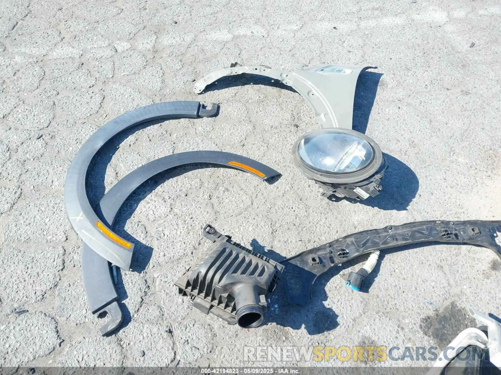 12 Photograph of a damaged car WMWXP7C51K2A50911 MINI HARDTOP 2019