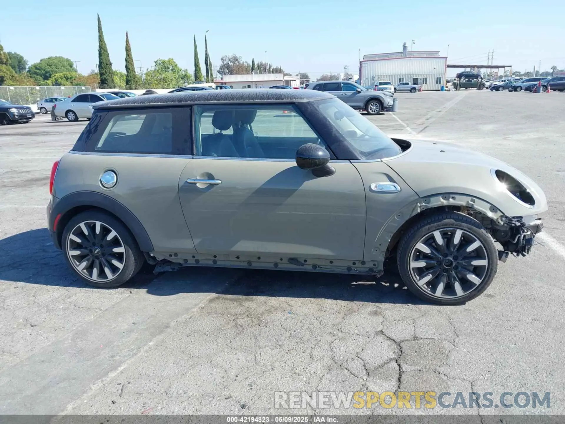 14 Photograph of a damaged car WMWXP7C51K2A50911 MINI HARDTOP 2019