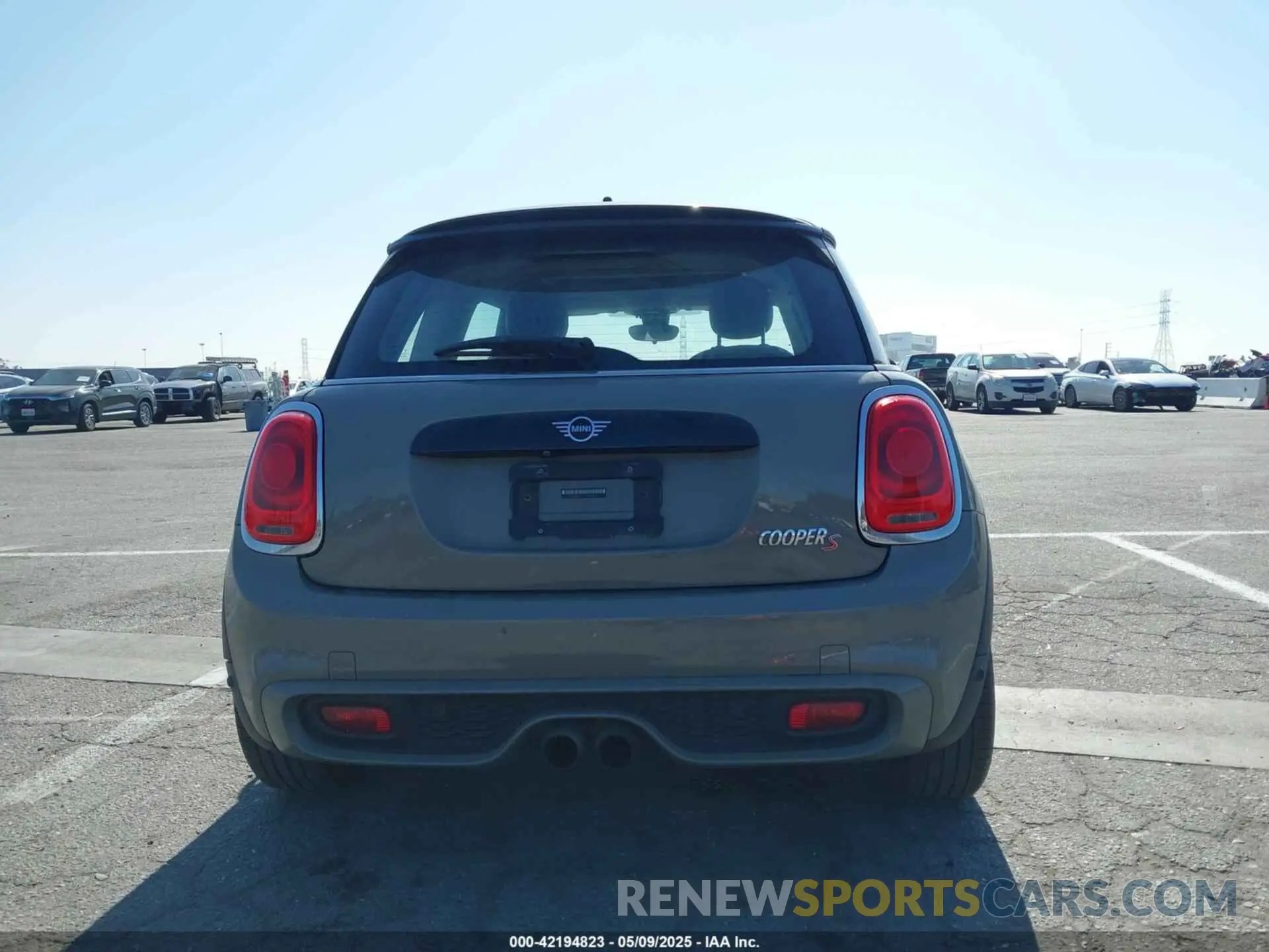 17 Photograph of a damaged car WMWXP7C51K2A50911 MINI HARDTOP 2019