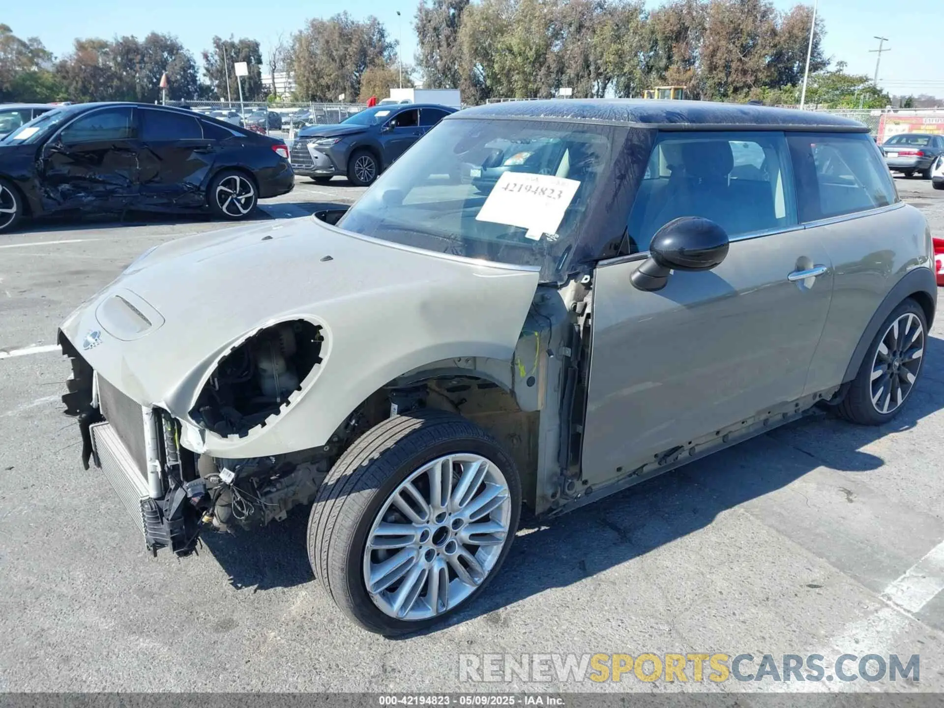 2 Photograph of a damaged car WMWXP7C51K2A50911 MINI HARDTOP 2019