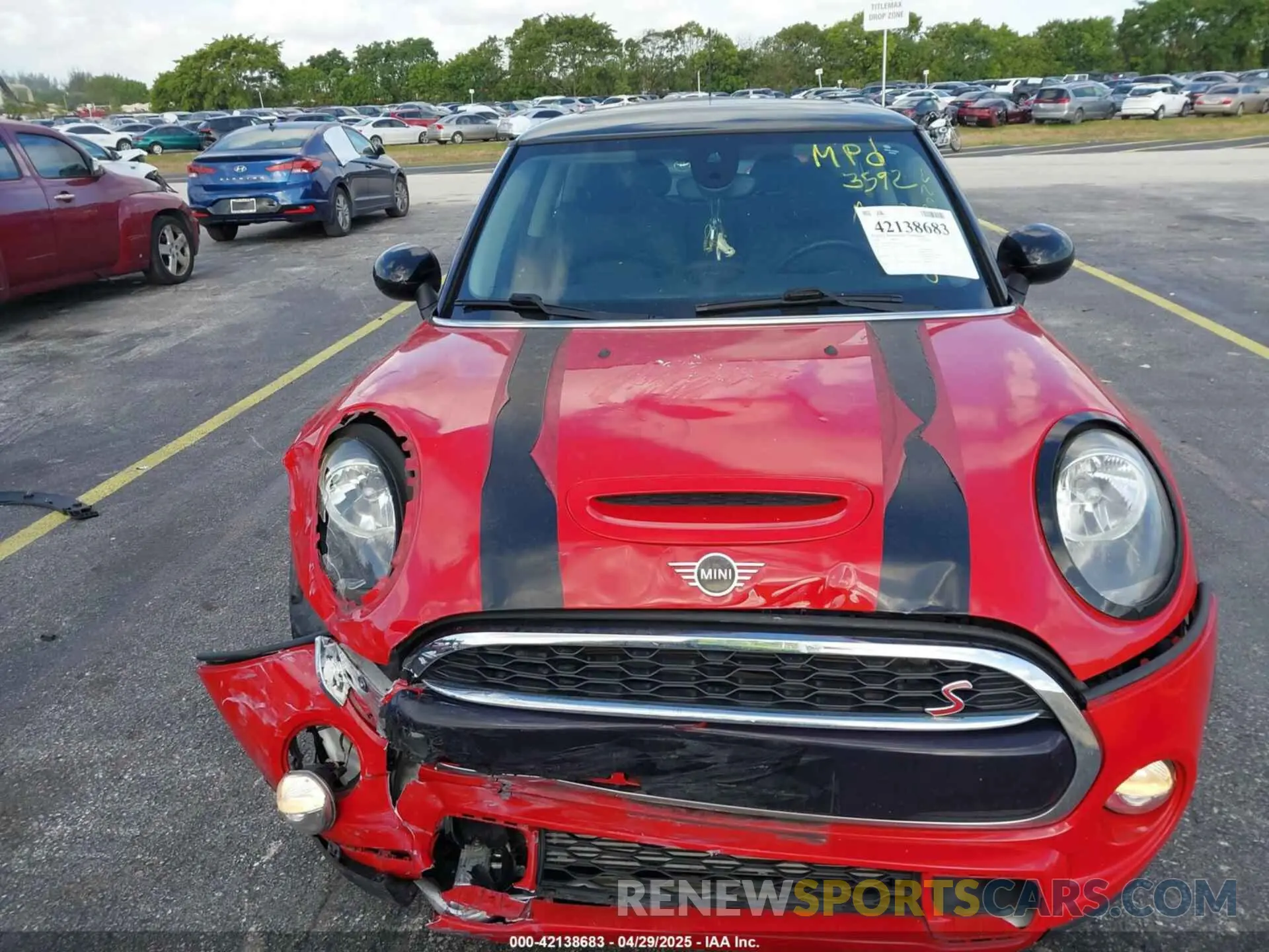 13 Photograph of a damaged car WMWXP7C54K2A53592 MINI HARDTOP 2019