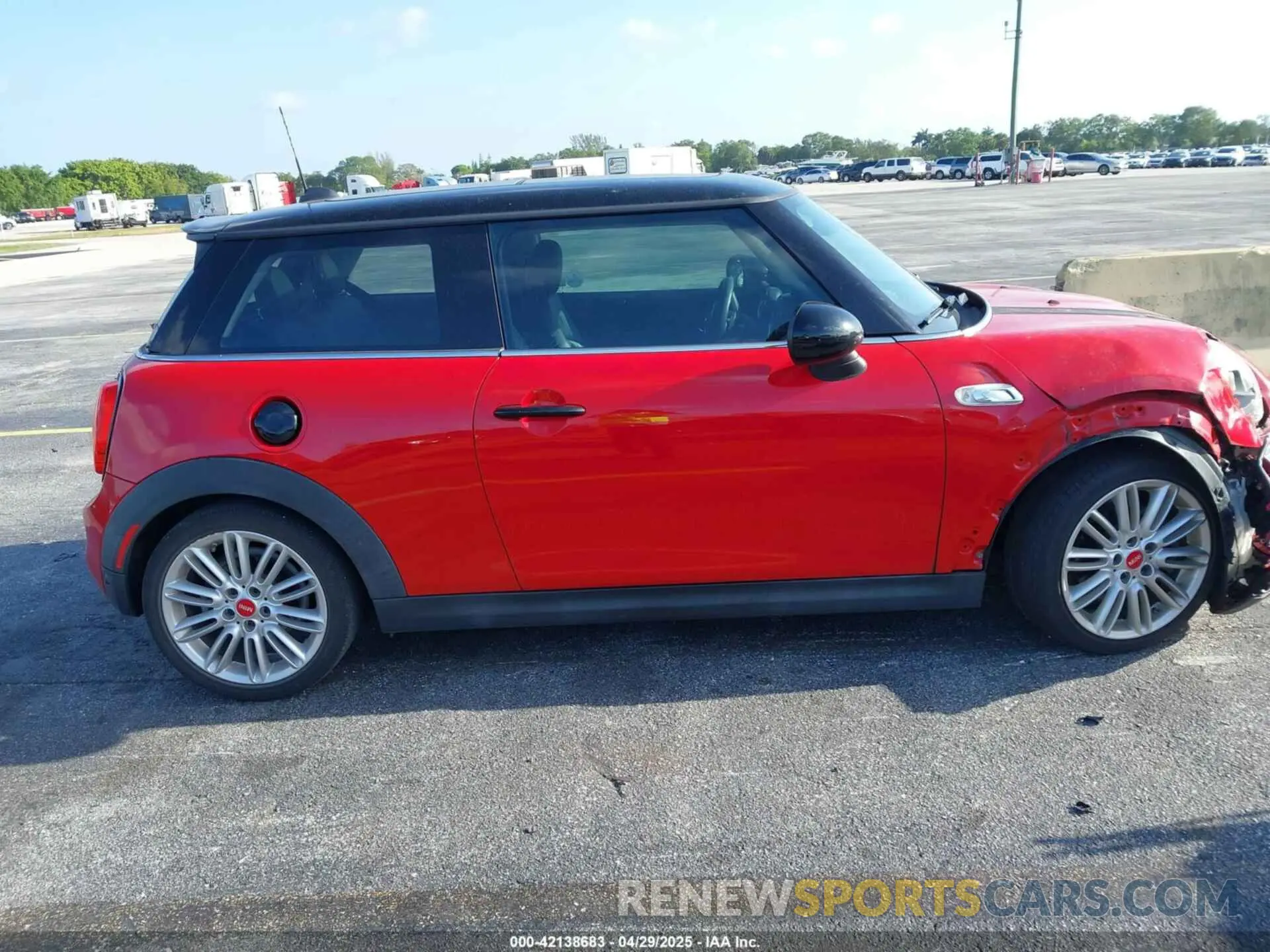 14 Photograph of a damaged car WMWXP7C54K2A53592 MINI HARDTOP 2019