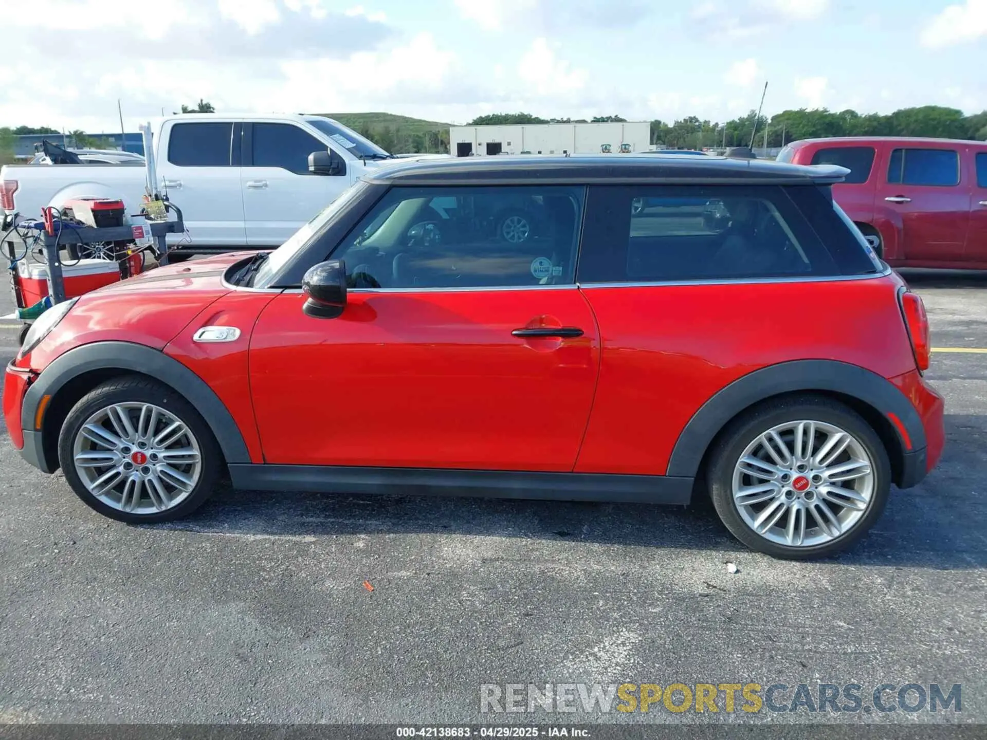 15 Photograph of a damaged car WMWXP7C54K2A53592 MINI HARDTOP 2019