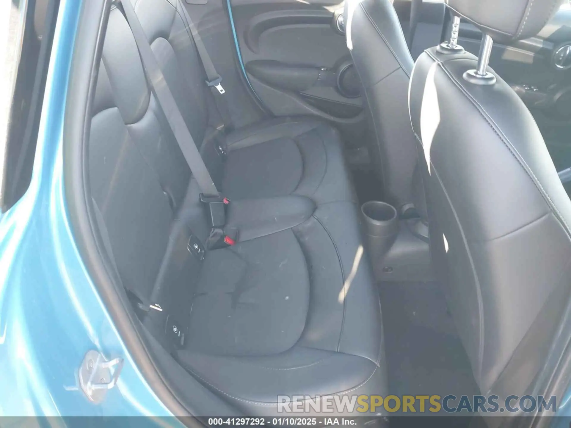 8 Photograph of a damaged car WMWXU1C53K2J02378 MINI HARDTOP 2019