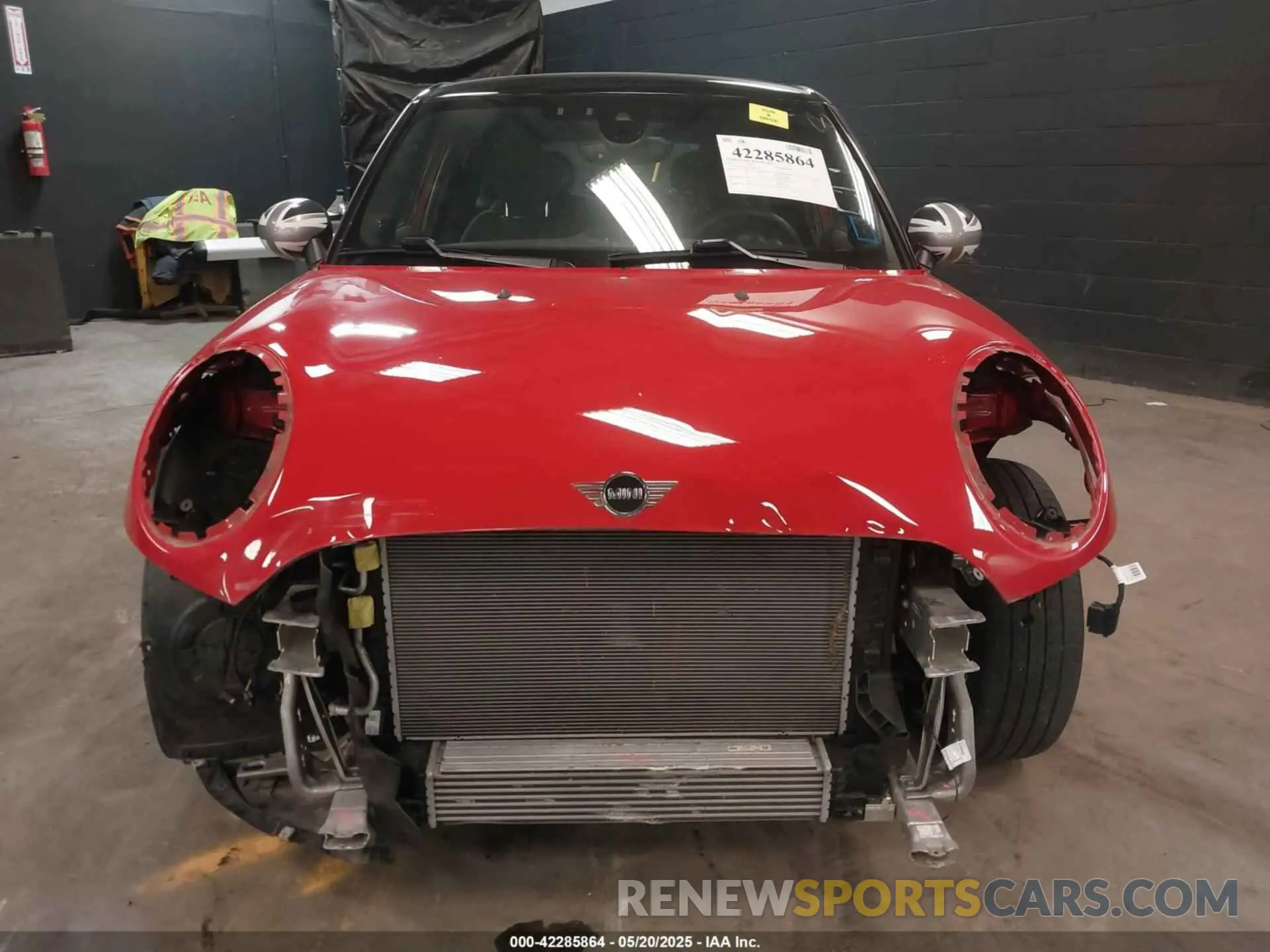 12 Photograph of a damaged car WMWXU1C57K2J02108 MINI HARDTOP 2019