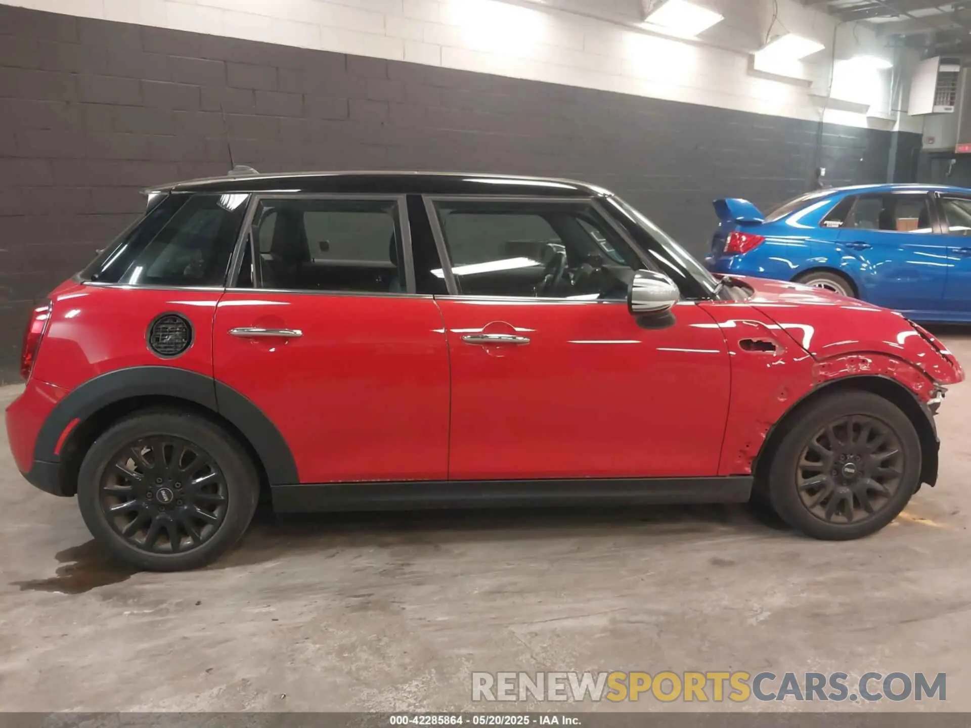 13 Photograph of a damaged car WMWXU1C57K2J02108 MINI HARDTOP 2019