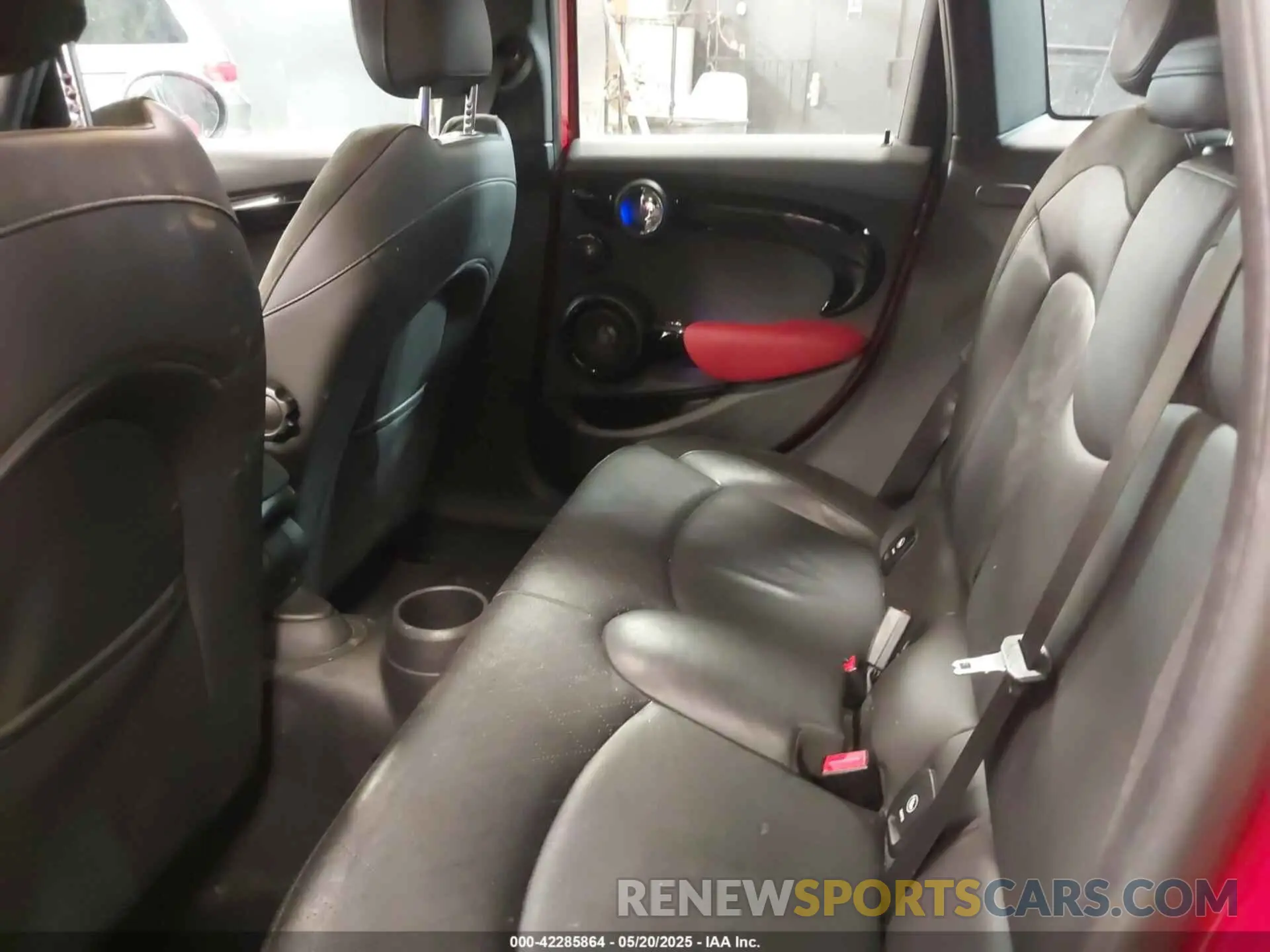 8 Photograph of a damaged car WMWXU1C57K2J02108 MINI HARDTOP 2019