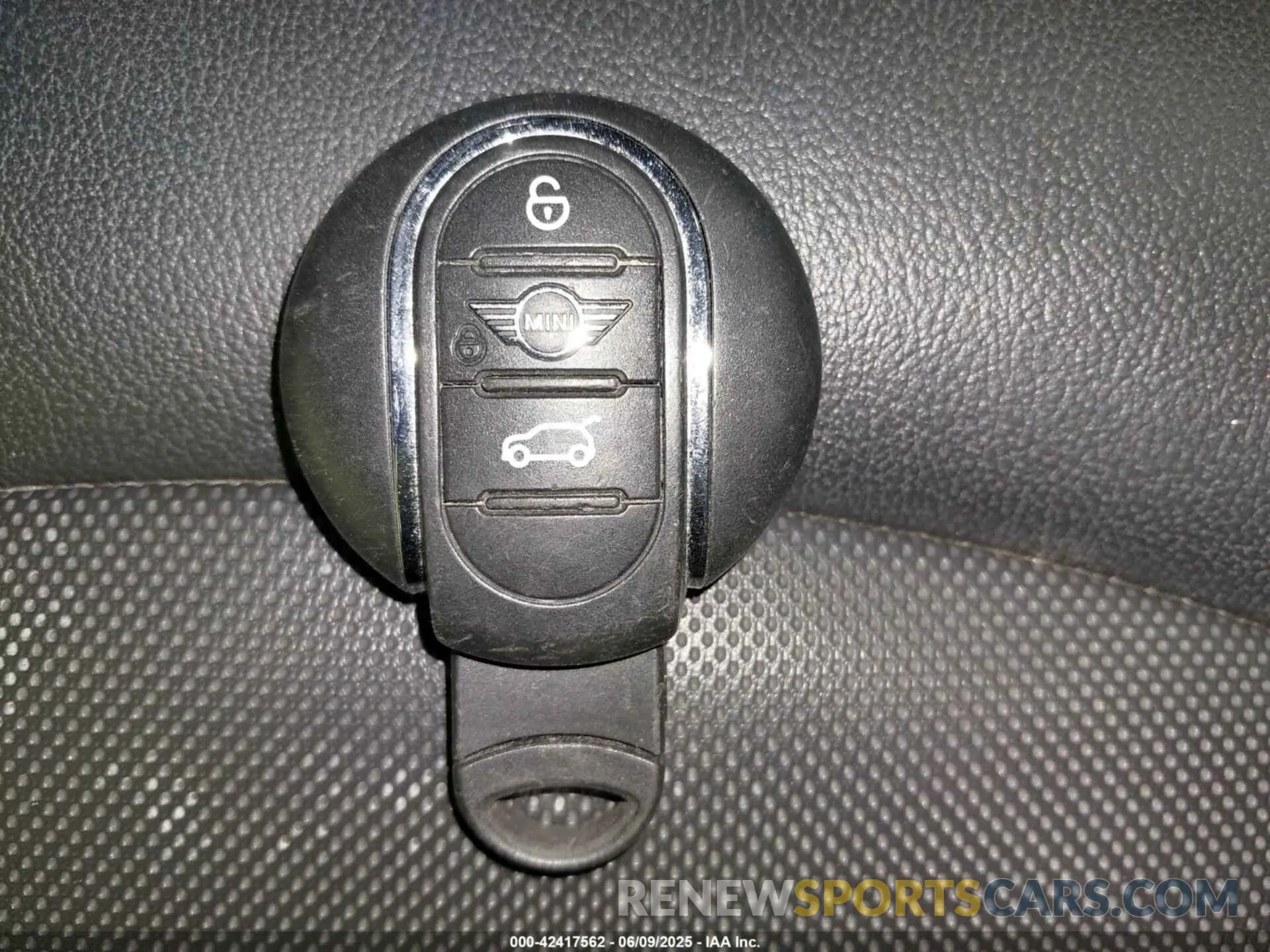 11 Photograph of a damaged car WMWXU1C58K2F82579 MINI HARDTOP 2019