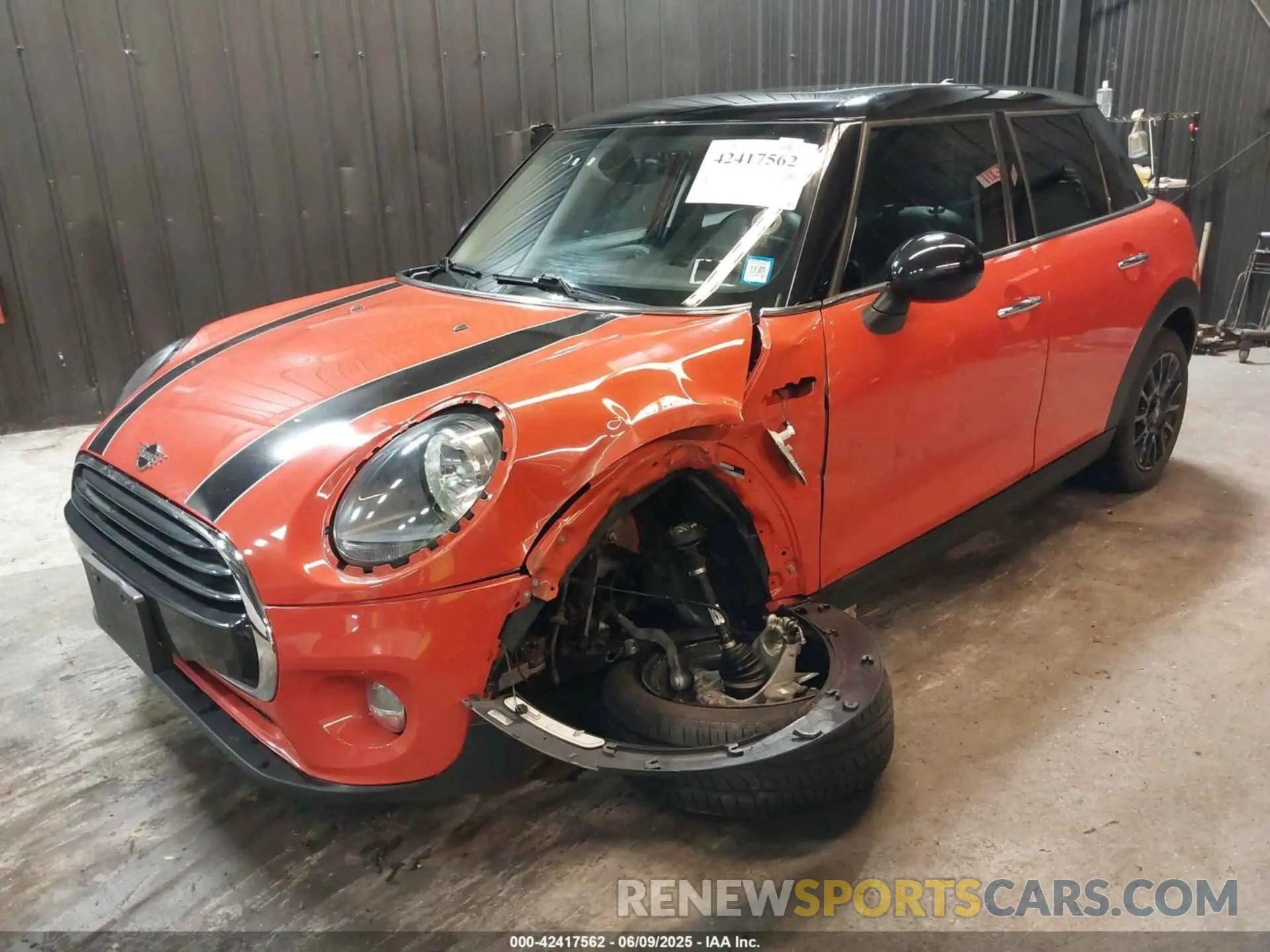 2 Photograph of a damaged car WMWXU1C58K2F82579 MINI HARDTOP 2019