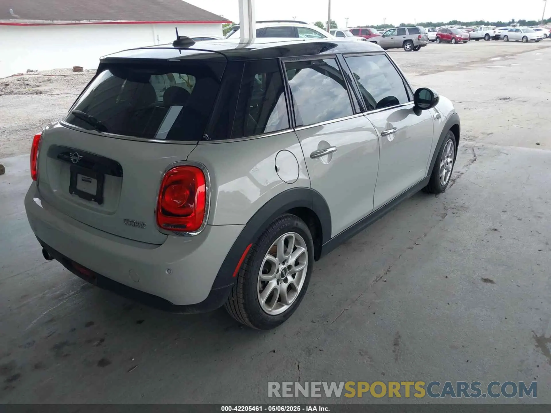 4 Photograph of a damaged car WMWXU1C59K2J02305 MINI HARDTOP 2019
