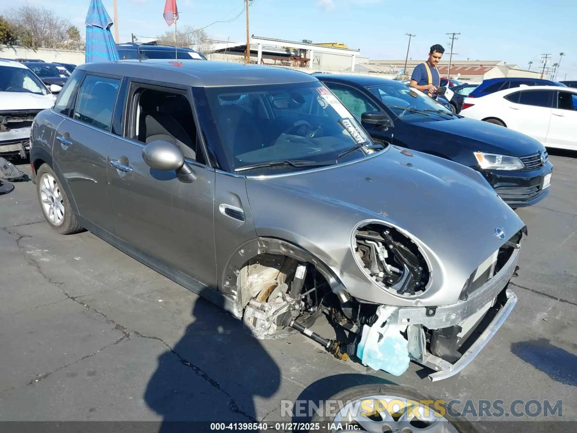 1 Photograph of a damaged car WMWXU1C59K2L24715 MINI HARDTOP 2019
