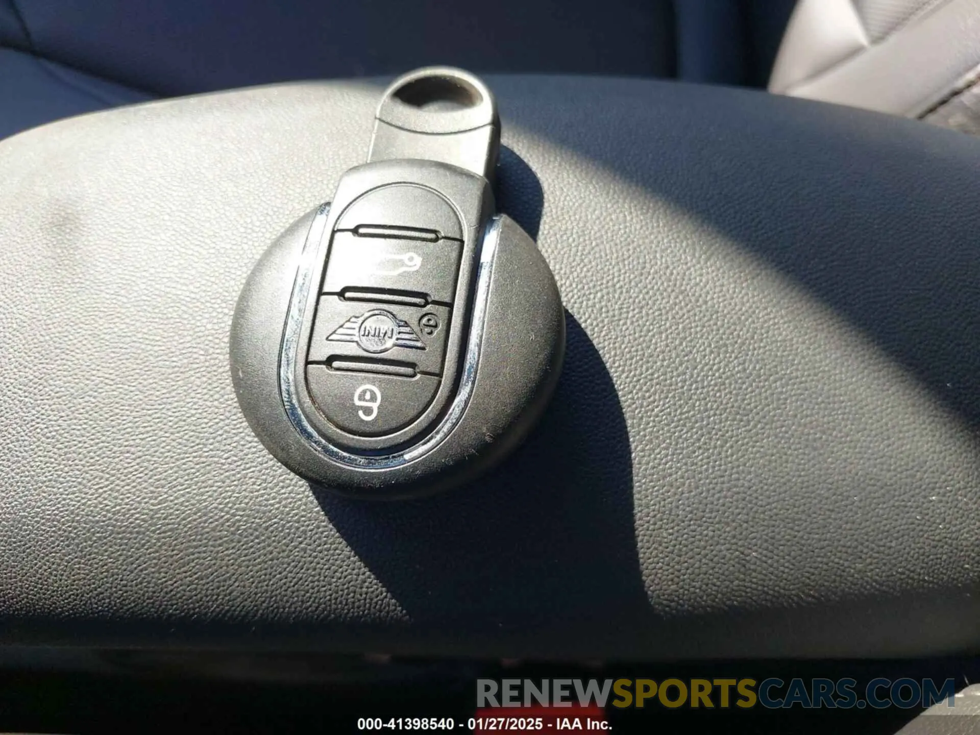 11 Photograph of a damaged car WMWXU1C59K2L24715 MINI HARDTOP 2019