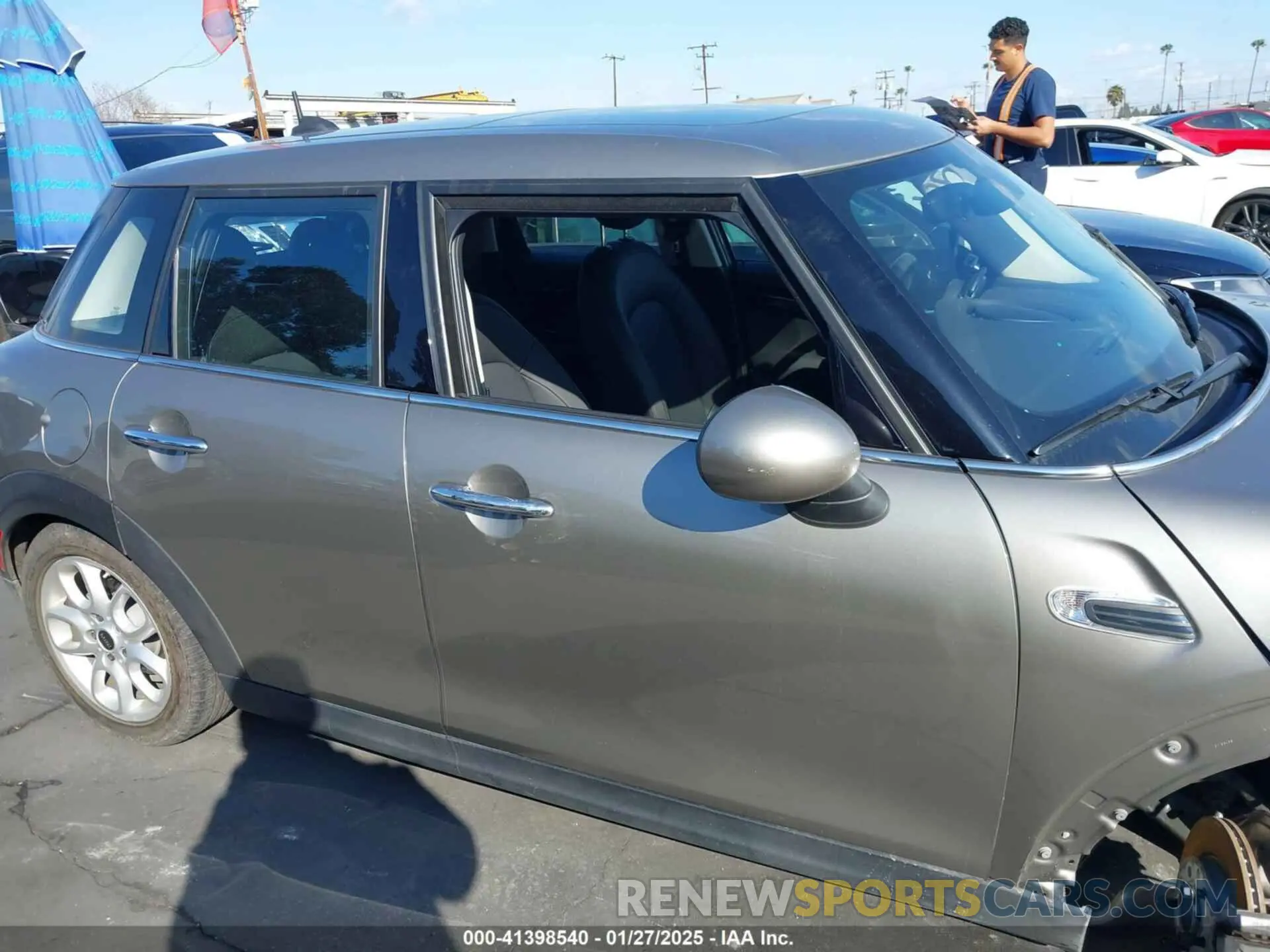 14 Photograph of a damaged car WMWXU1C59K2L24715 MINI HARDTOP 2019
