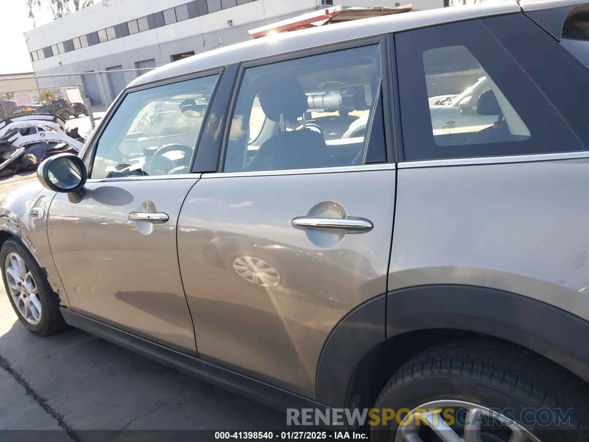 15 Photograph of a damaged car WMWXU1C59K2L24715 MINI HARDTOP 2019