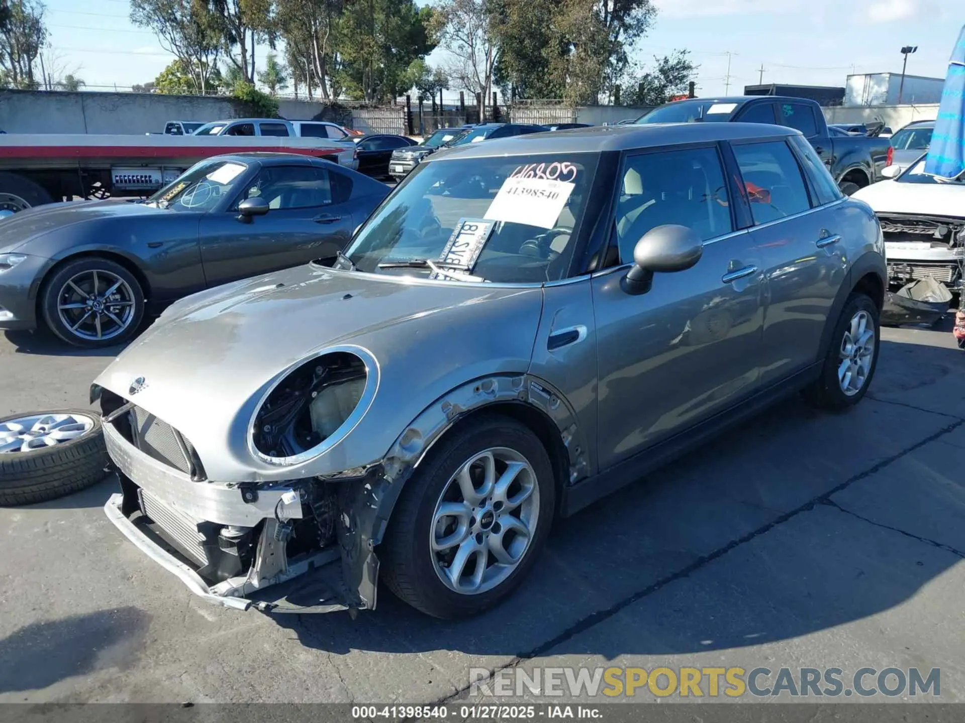 2 Photograph of a damaged car WMWXU1C59K2L24715 MINI HARDTOP 2019
