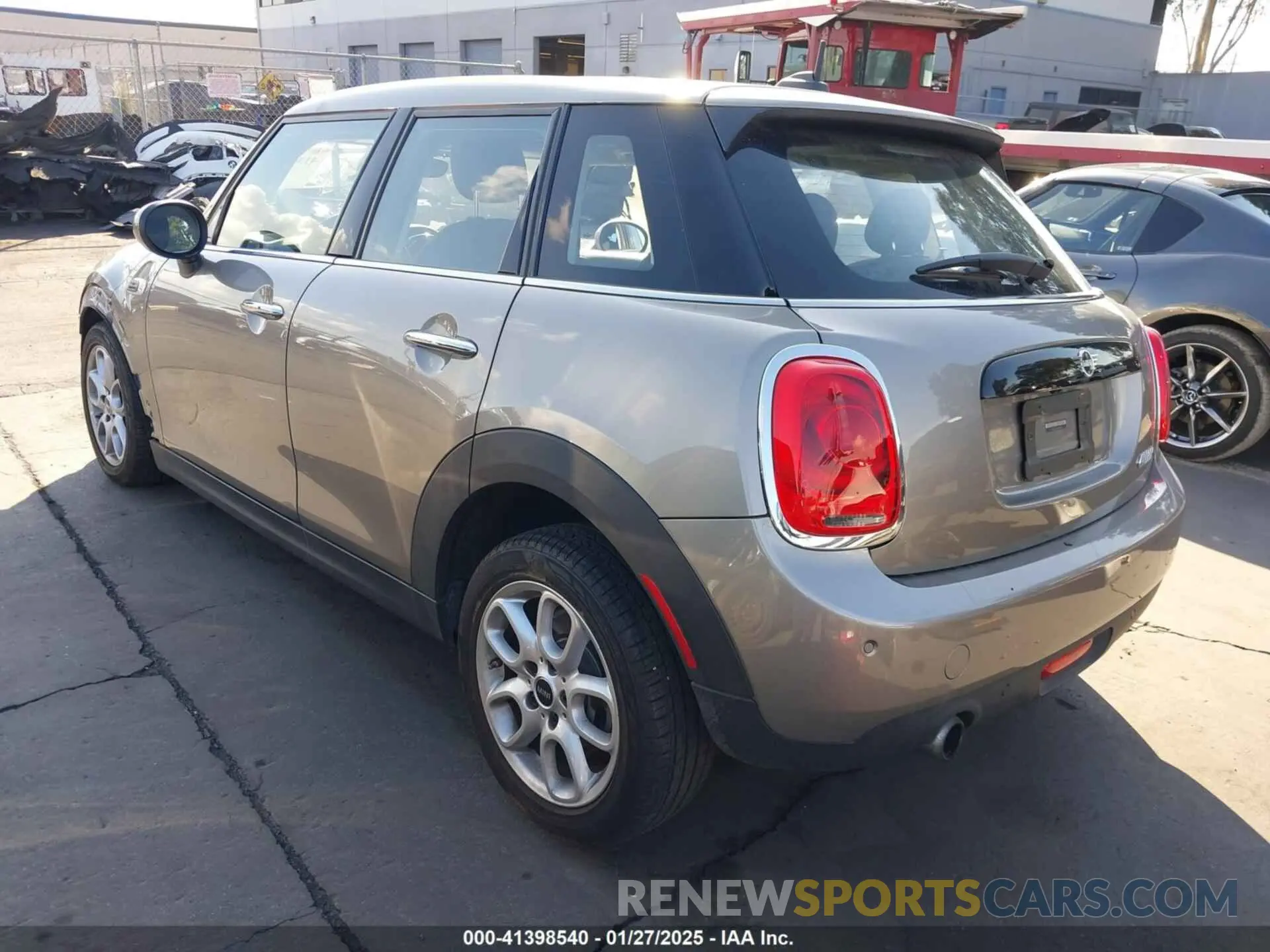 3 Photograph of a damaged car WMWXU1C59K2L24715 MINI HARDTOP 2019