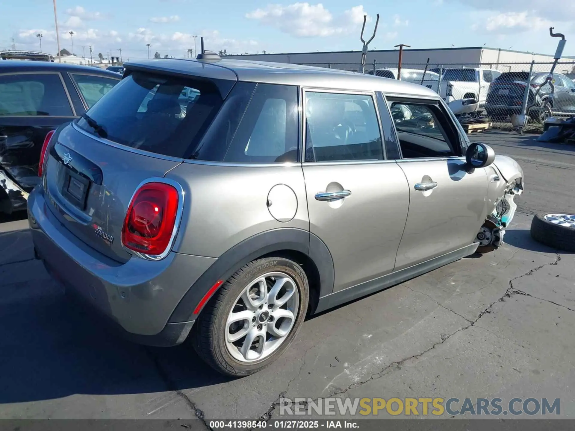 4 Photograph of a damaged car WMWXU1C59K2L24715 MINI HARDTOP 2019