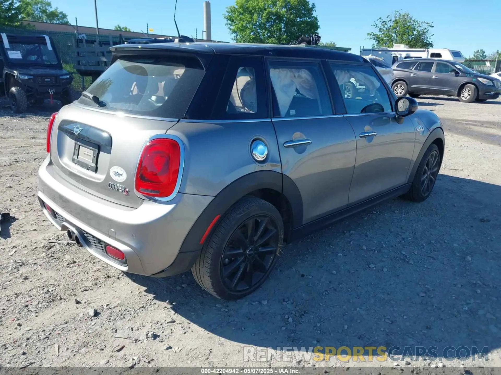 4 Photograph of a damaged car WMWXU3C52K2H87326 MINI HARDTOP 2019
