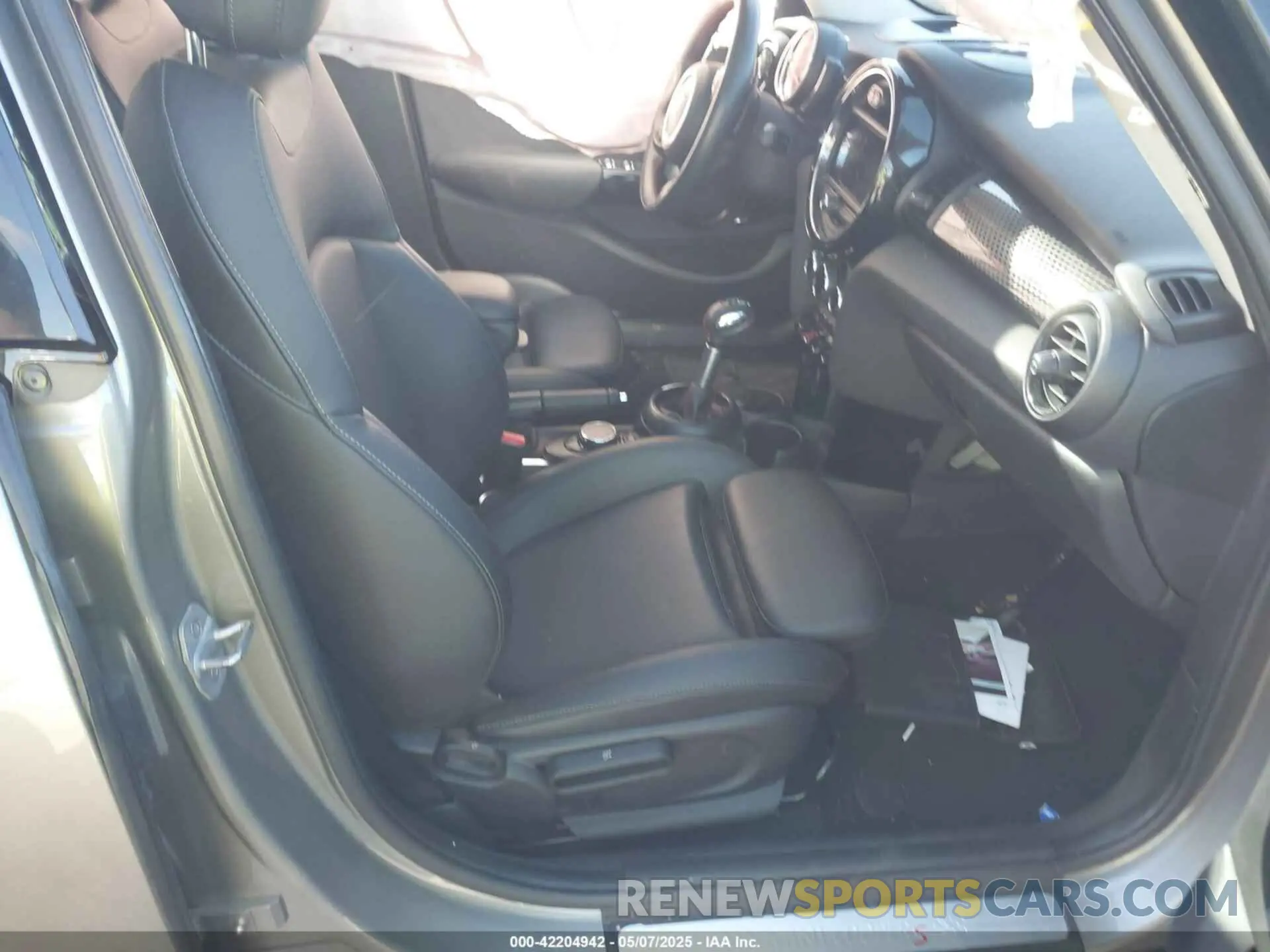 5 Photograph of a damaged car WMWXU3C52K2H87326 MINI HARDTOP 2019