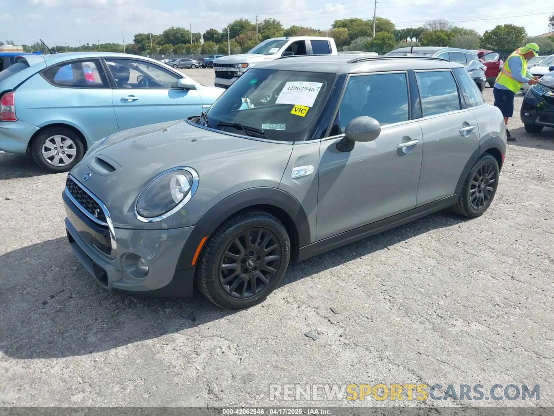 2 Photograph of a damaged car WMWXU3C53K2H88615 MINI HARDTOP 2019
