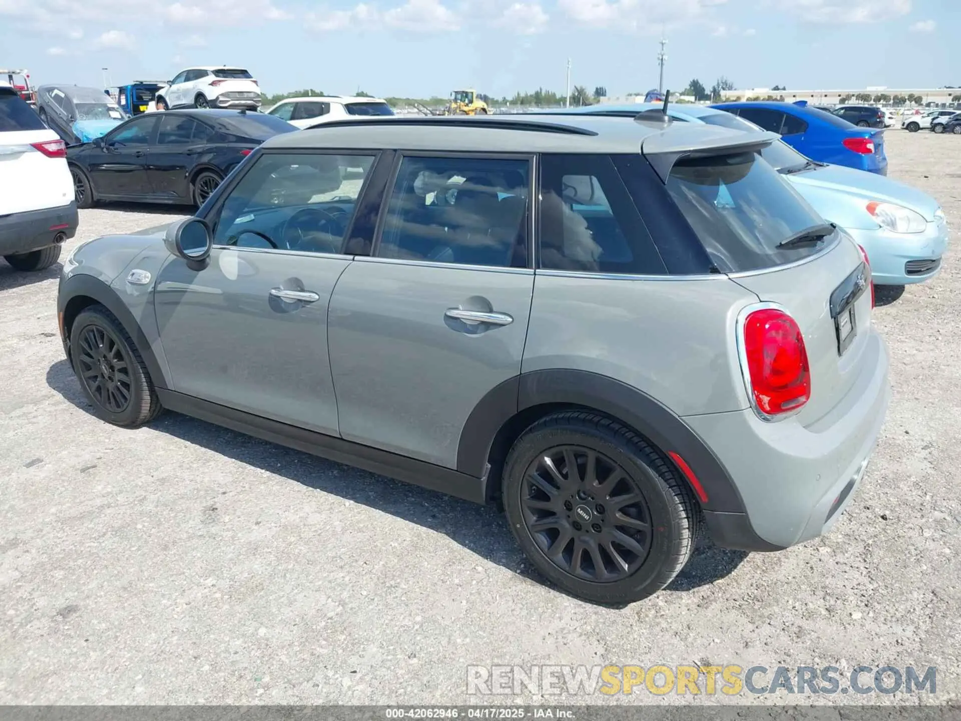 3 Photograph of a damaged car WMWXU3C53K2H88615 MINI HARDTOP 2019