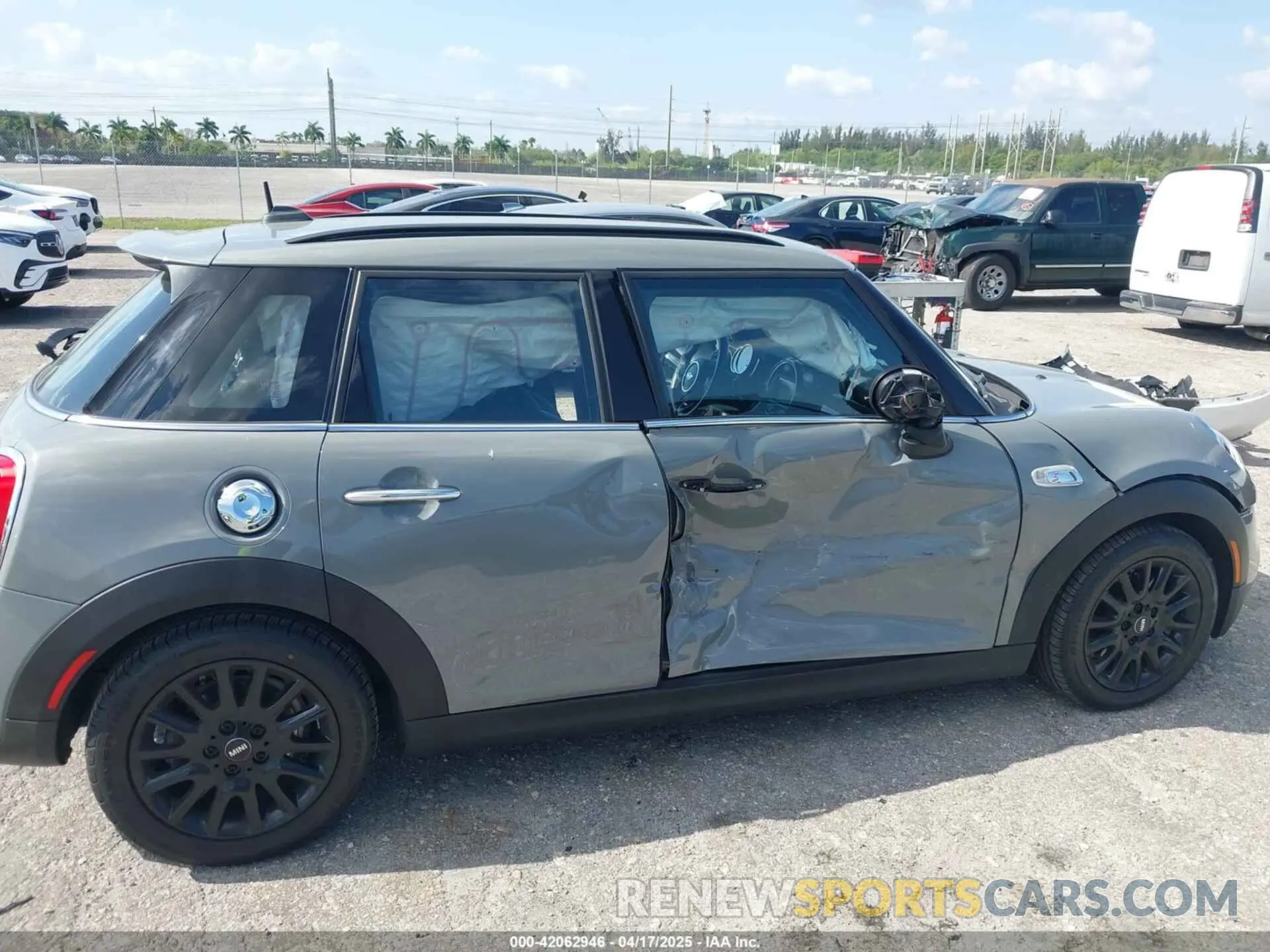 6 Photograph of a damaged car WMWXU3C53K2H88615 MINI HARDTOP 2019