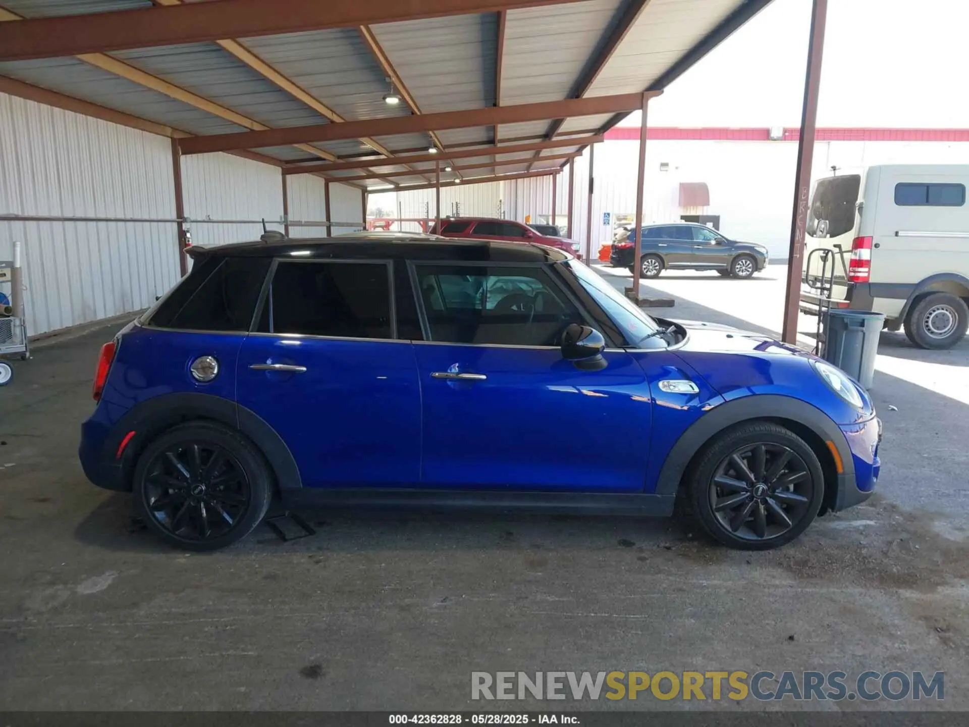 14 Photograph of a damaged car WMWXU3C56K2H54765 MINI HARDTOP 2019