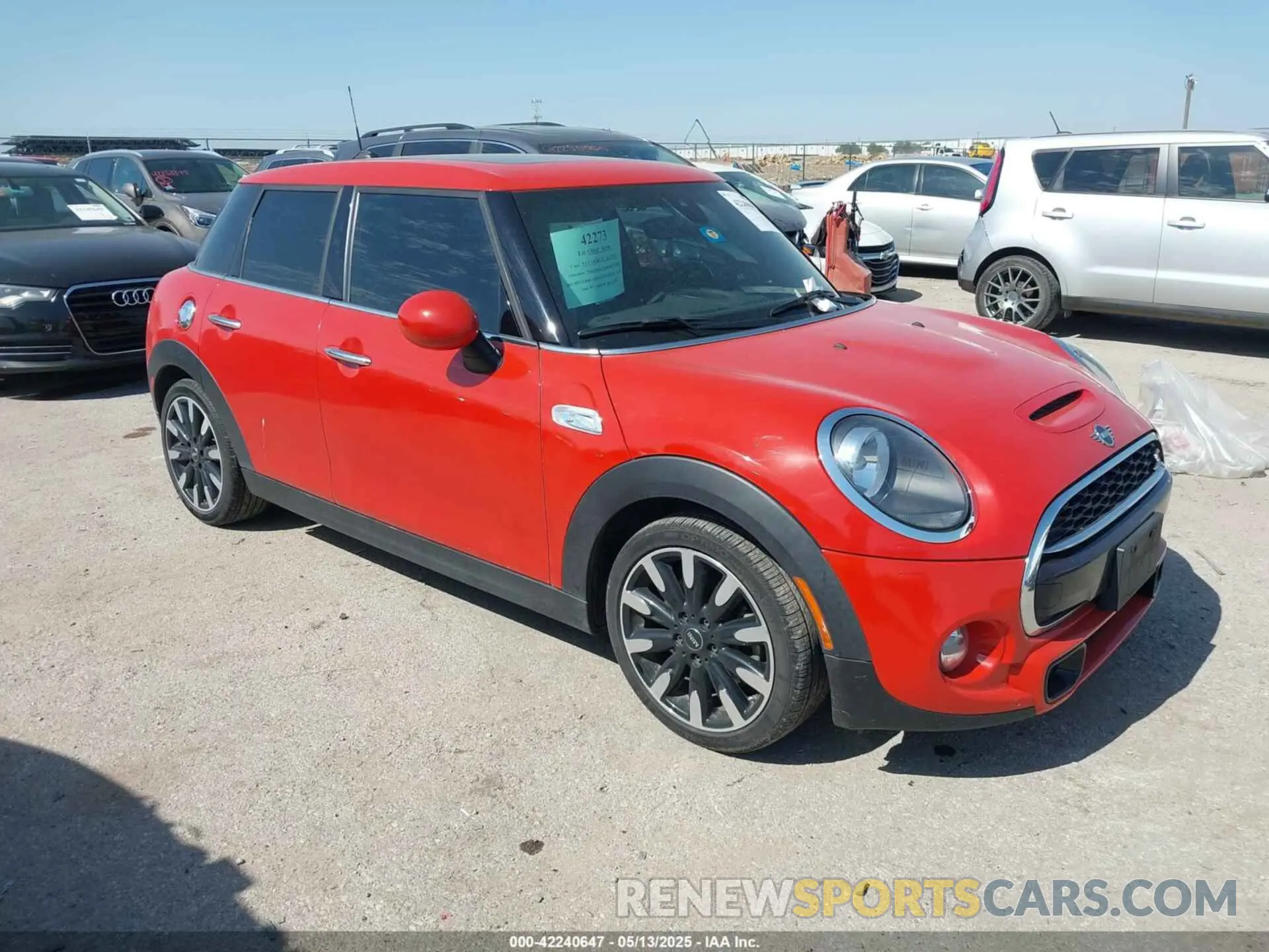 1 Photograph of a damaged car WMWXU3C57K2B64946 MINI HARDTOP 2019