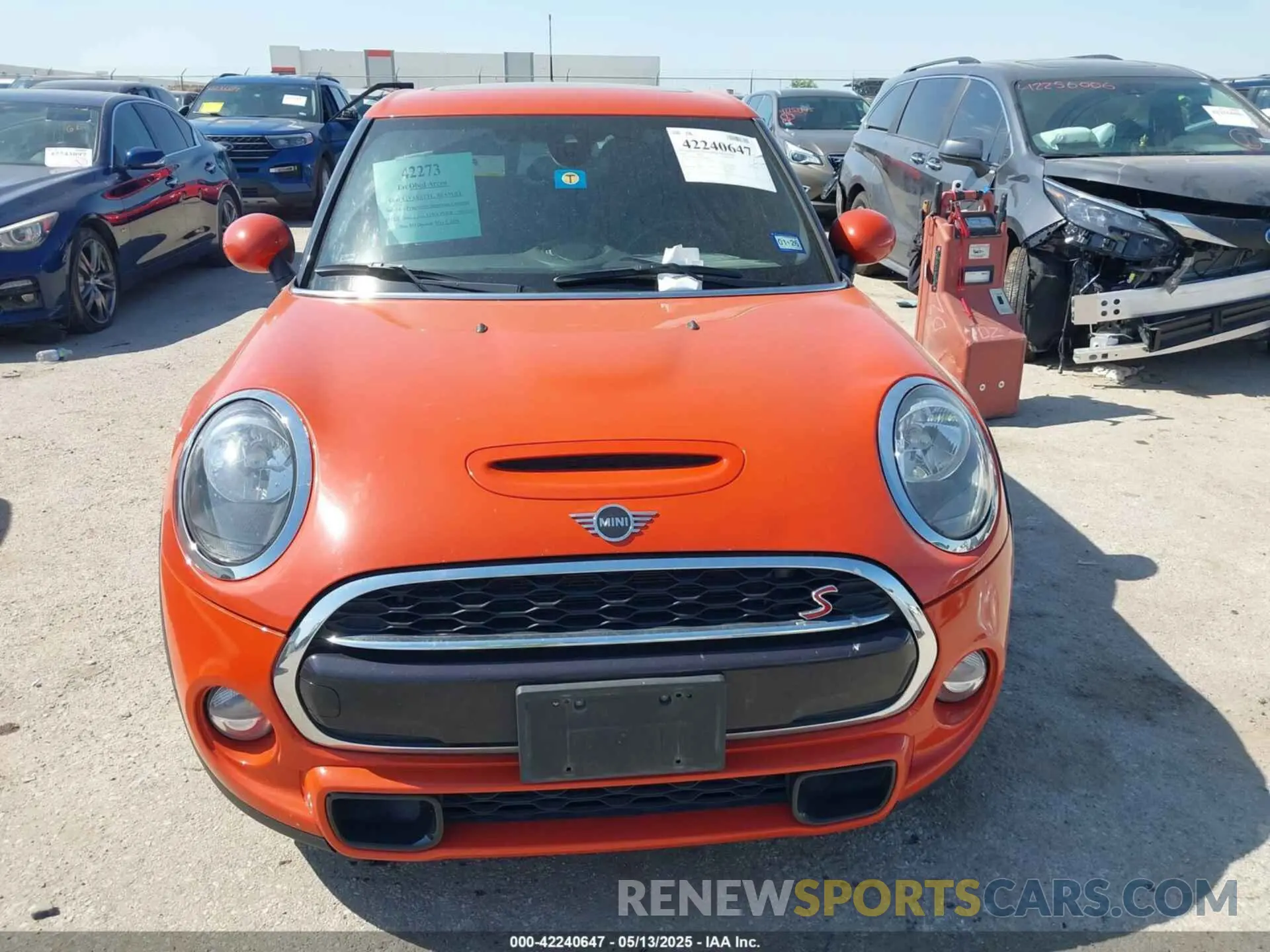 12 Photograph of a damaged car WMWXU3C57K2B64946 MINI HARDTOP 2019