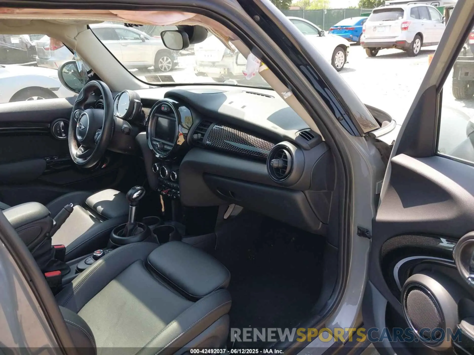 5 Photograph of a damaged car WMWXU3C57K2H54547 MINI HARDTOP 2019