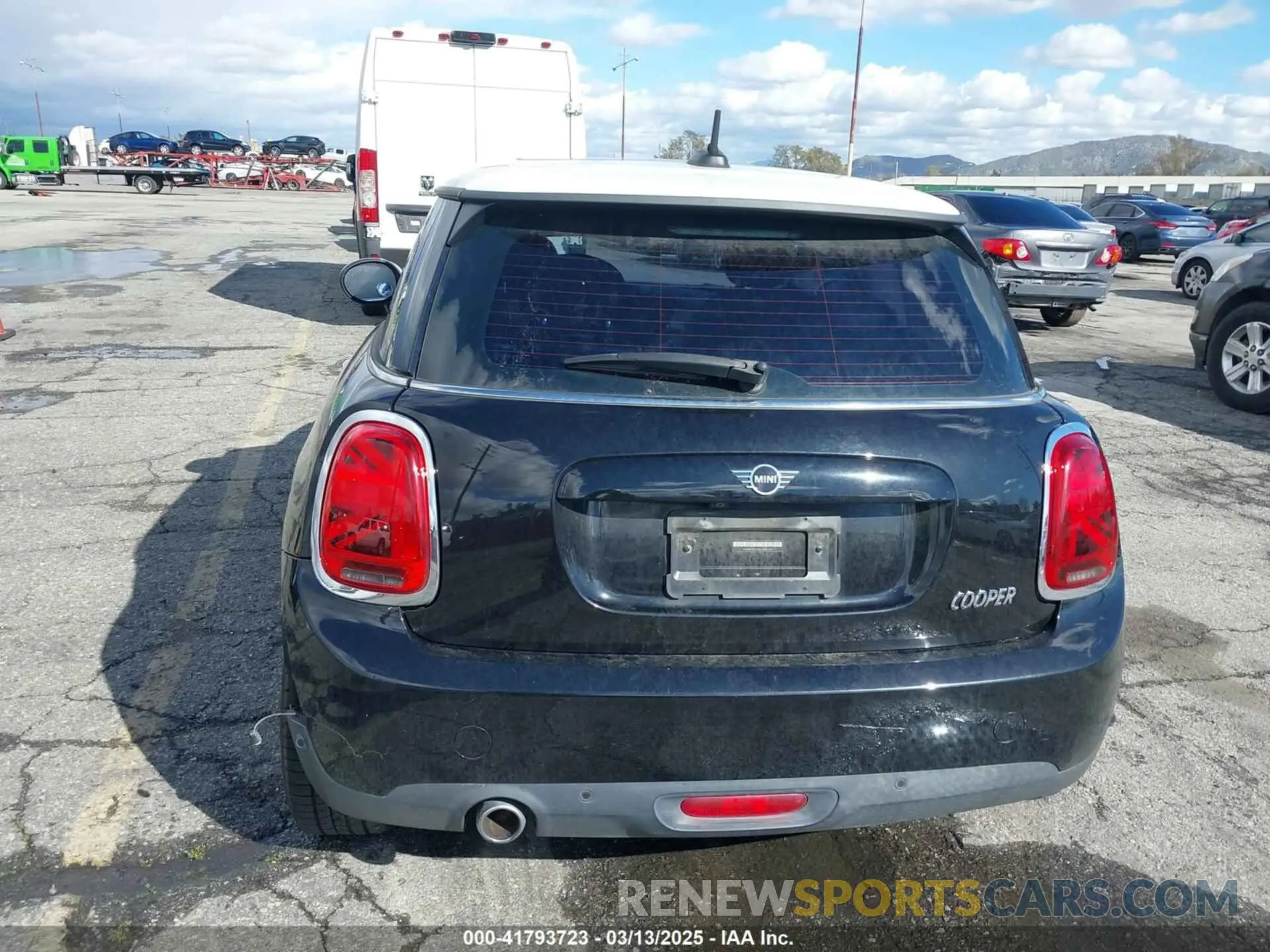 16 Photograph of a damaged car WMWXR3C02L2M01430 MINI HARDTOP 2020