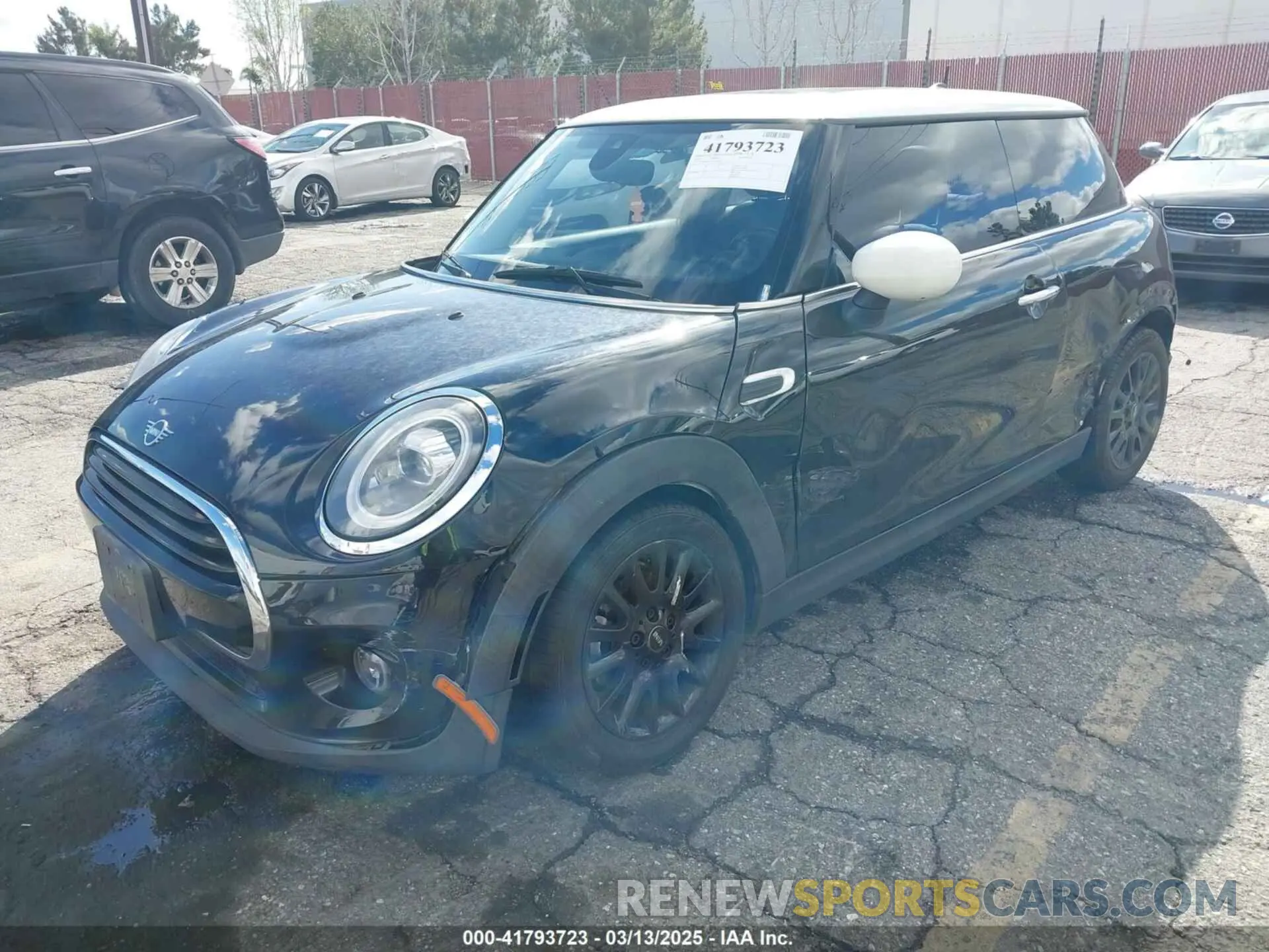 2 Photograph of a damaged car WMWXR3C02L2M01430 MINI HARDTOP 2020