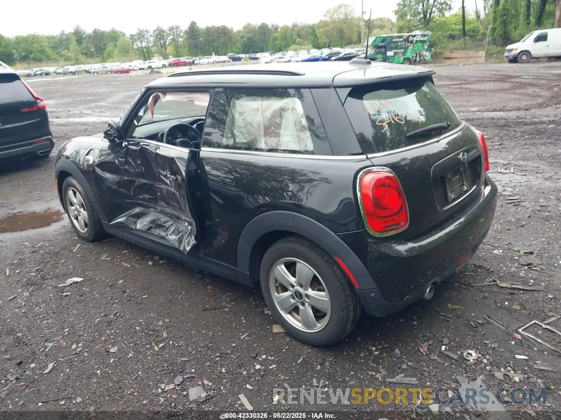 3 Photograph of a damaged car WMWXR3C05L2M63212 MINI HARDTOP 2020