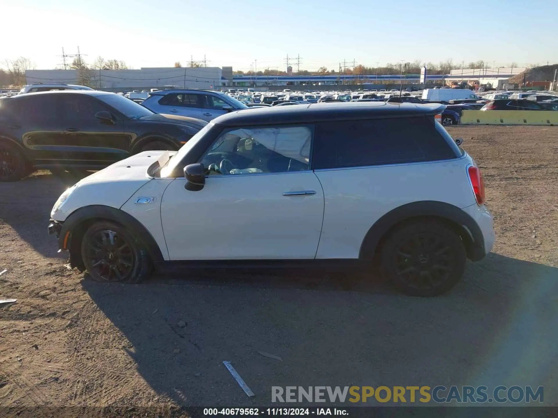 14 Photograph of a damaged car WMWXR5C00L2L49498 MINI HARDTOP 2020