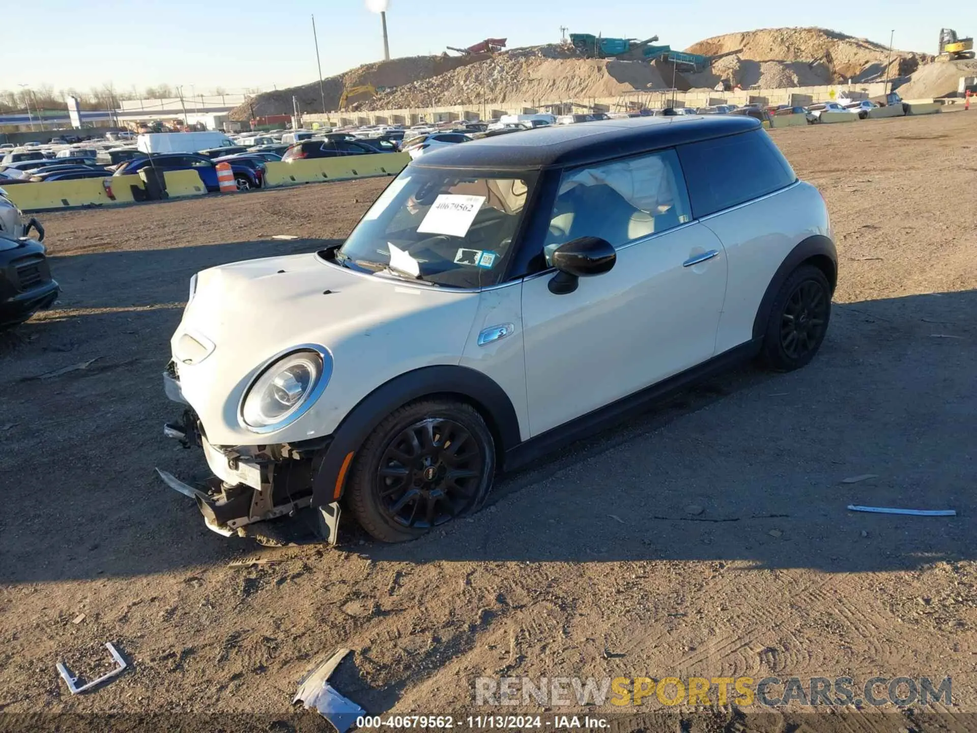 2 Photograph of a damaged car WMWXR5C00L2L49498 MINI HARDTOP 2020