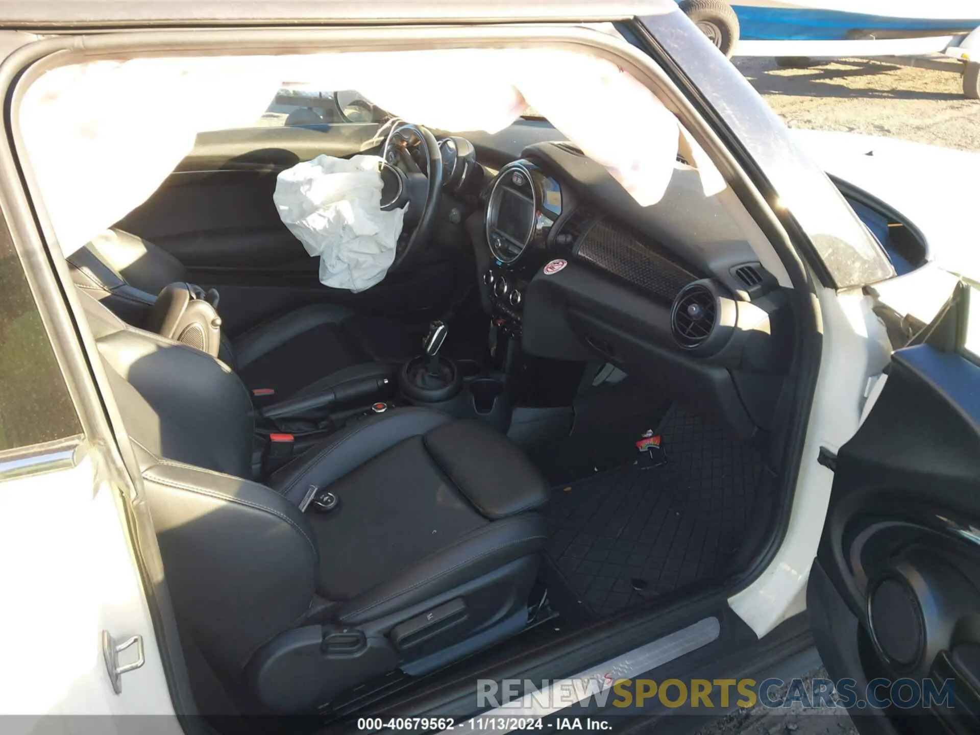 5 Photograph of a damaged car WMWXR5C00L2L49498 MINI HARDTOP 2020