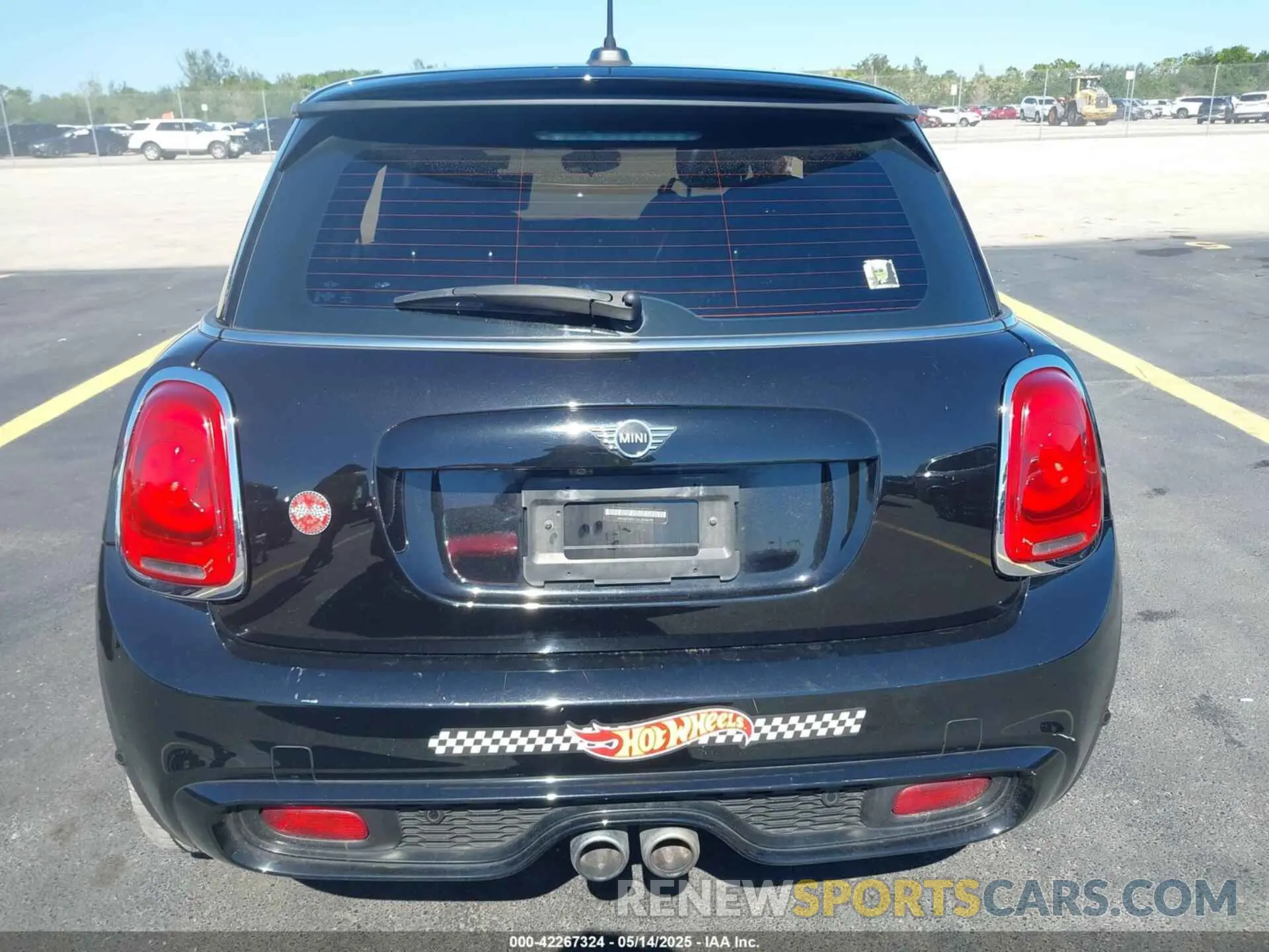 15 Photograph of a damaged car WMWXR5C04L2M82197 MINI HARDTOP 2020