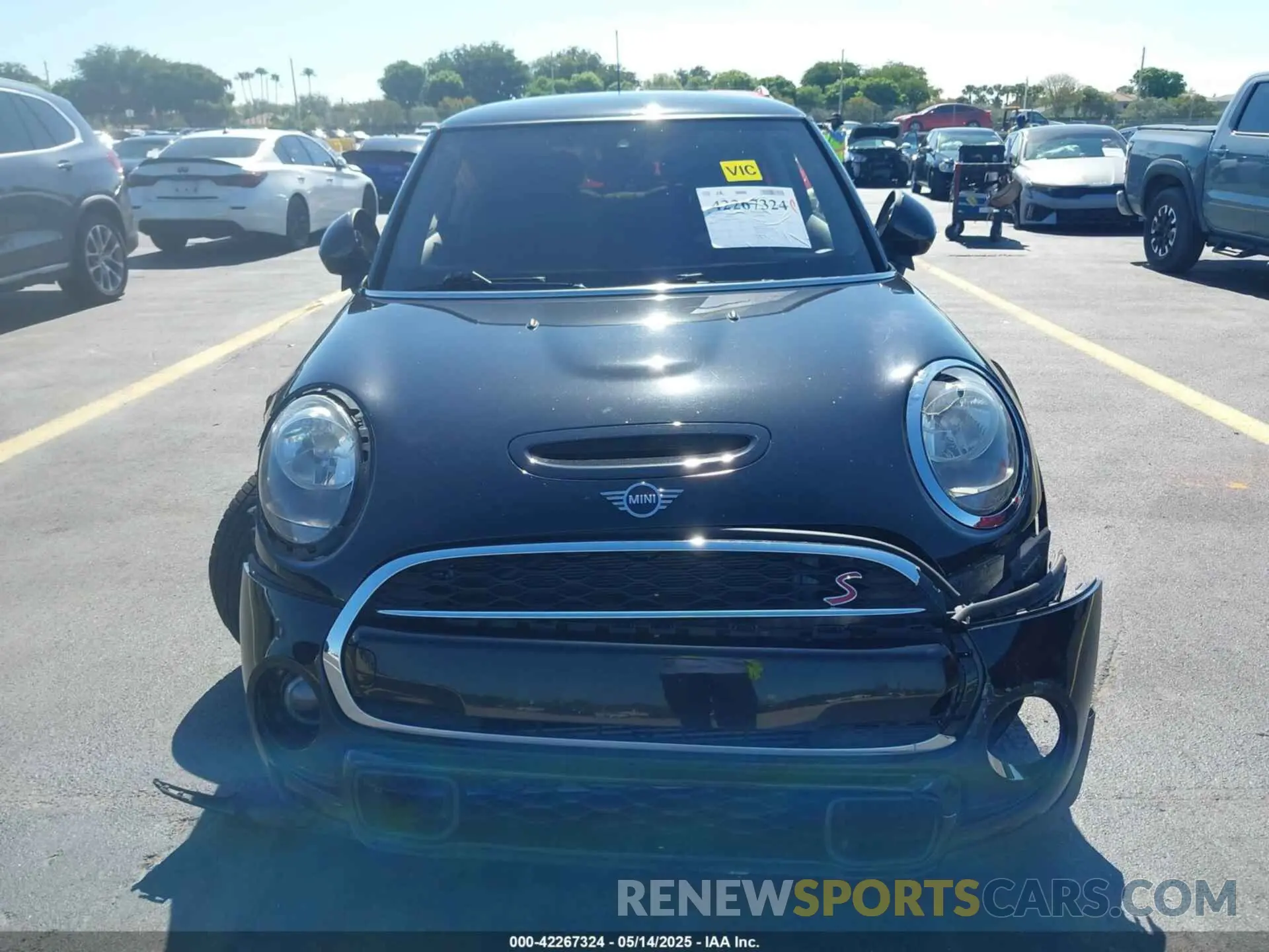 6 Photograph of a damaged car WMWXR5C04L2M82197 MINI HARDTOP 2020