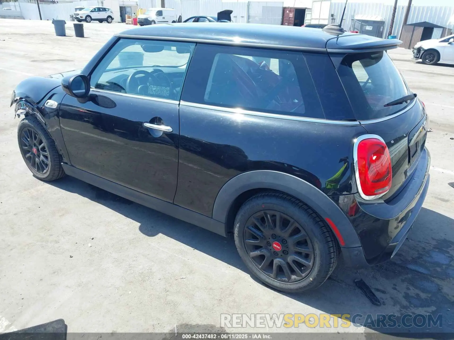3 Photograph of a damaged car WMWXR5C07L2M39862 MINI HARDTOP 2020