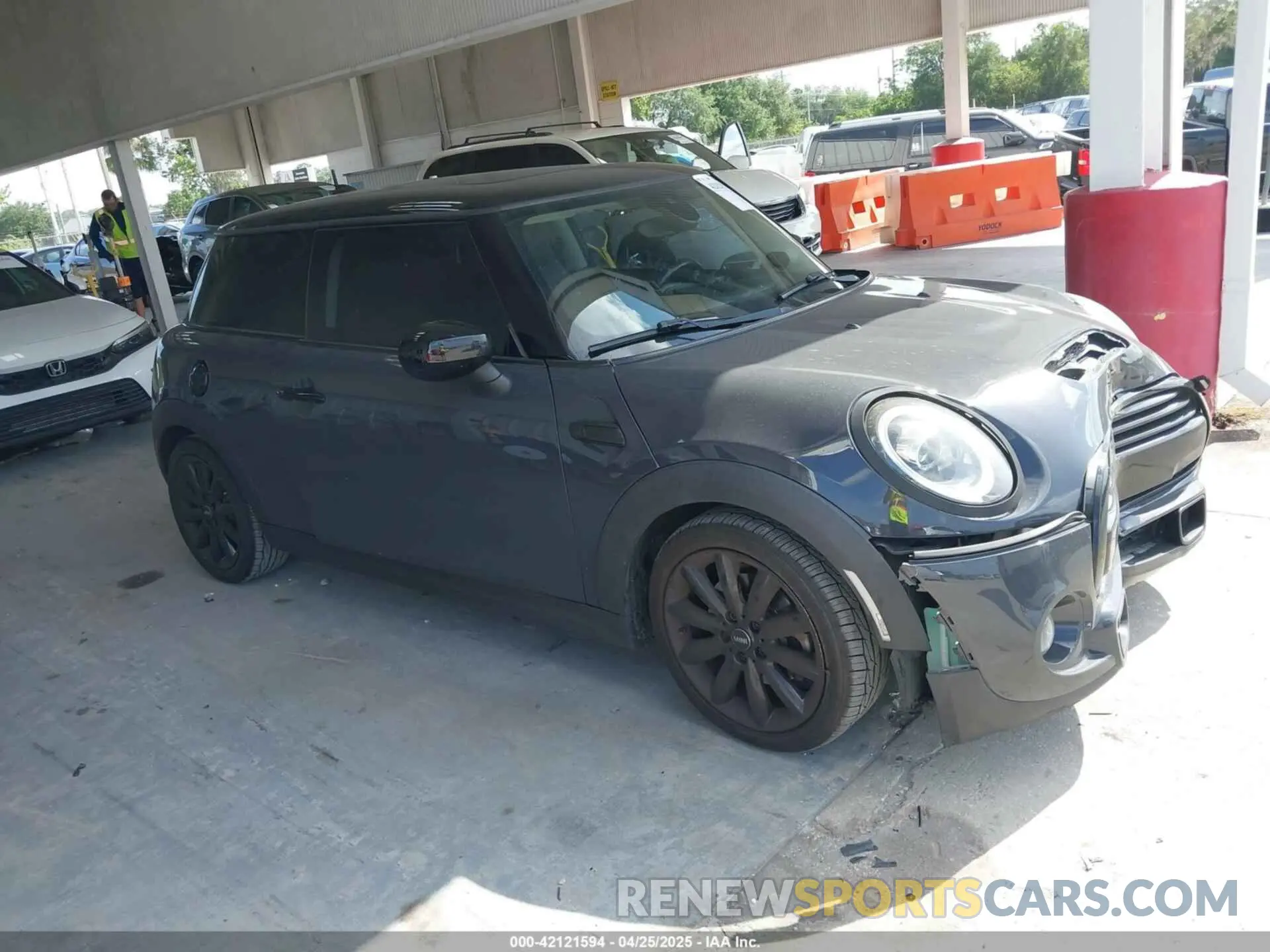 1 Photograph of a damaged car WMWXR5C07L2M59867 MINI HARDTOP 2020
