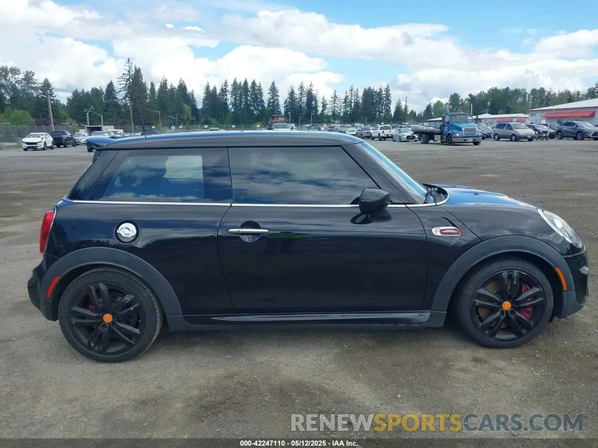 13 Photograph of a damaged car WMWXR9C08L2L45433 MINI HARDTOP 2020