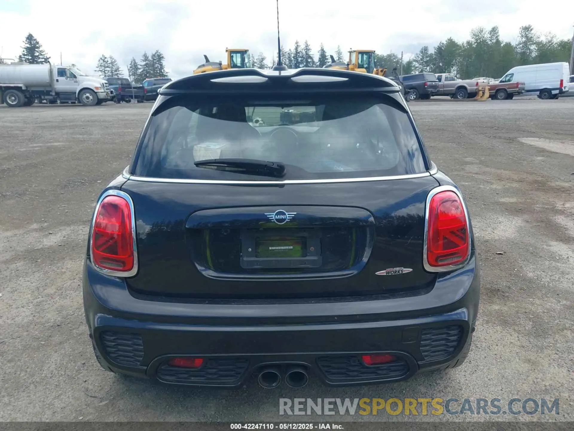 16 Photograph of a damaged car WMWXR9C08L2L45433 MINI HARDTOP 2020