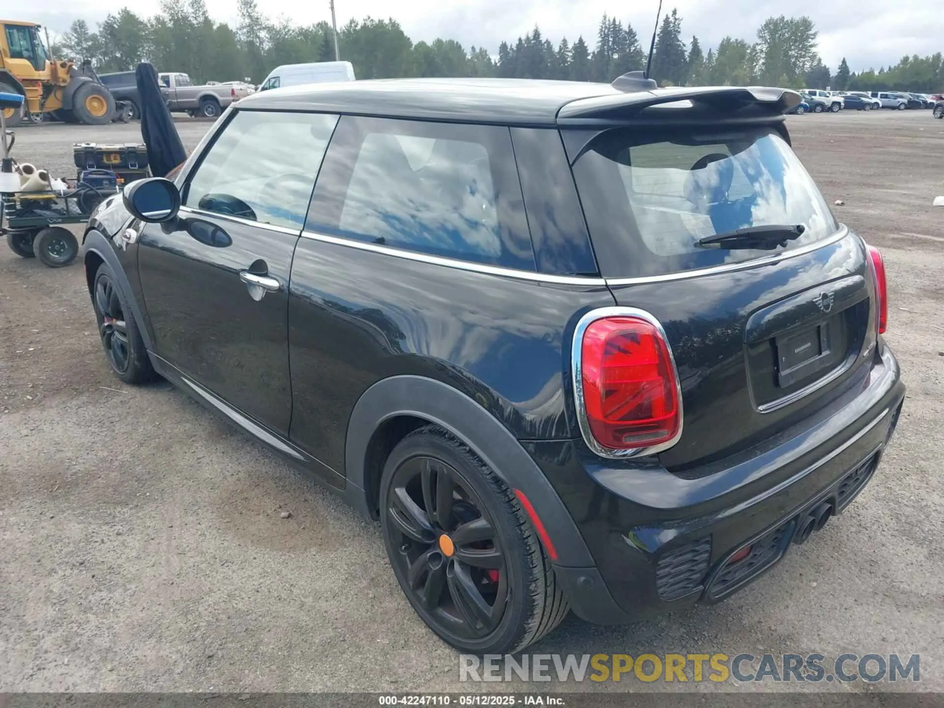 3 Photograph of a damaged car WMWXR9C08L2L45433 MINI HARDTOP 2020