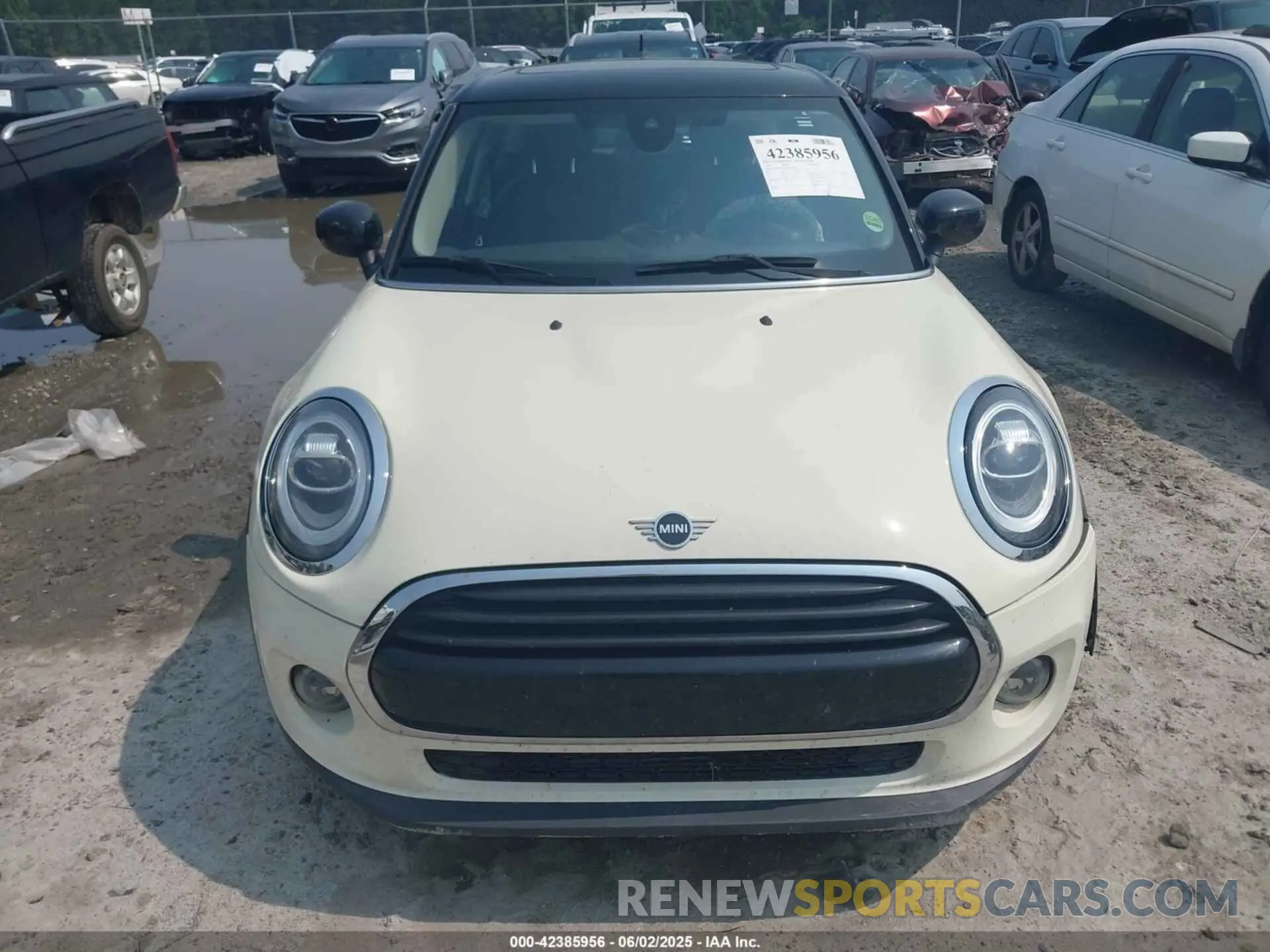 12 Photograph of a damaged car WMWXU7C01L2M54710 MINI HARDTOP 2020