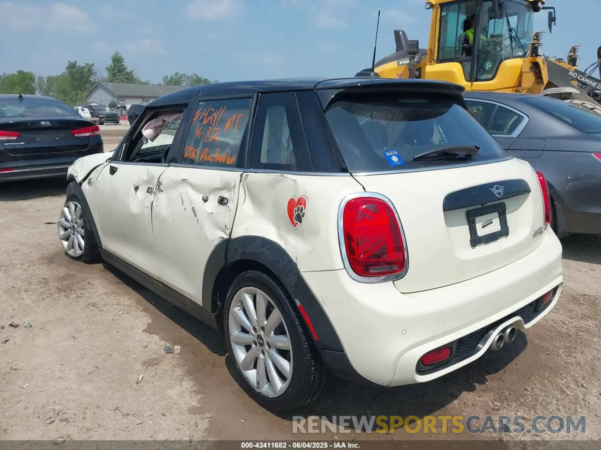 3 Photograph of a damaged car WMWXU9C04L2M07490 MINI HARDTOP 2020