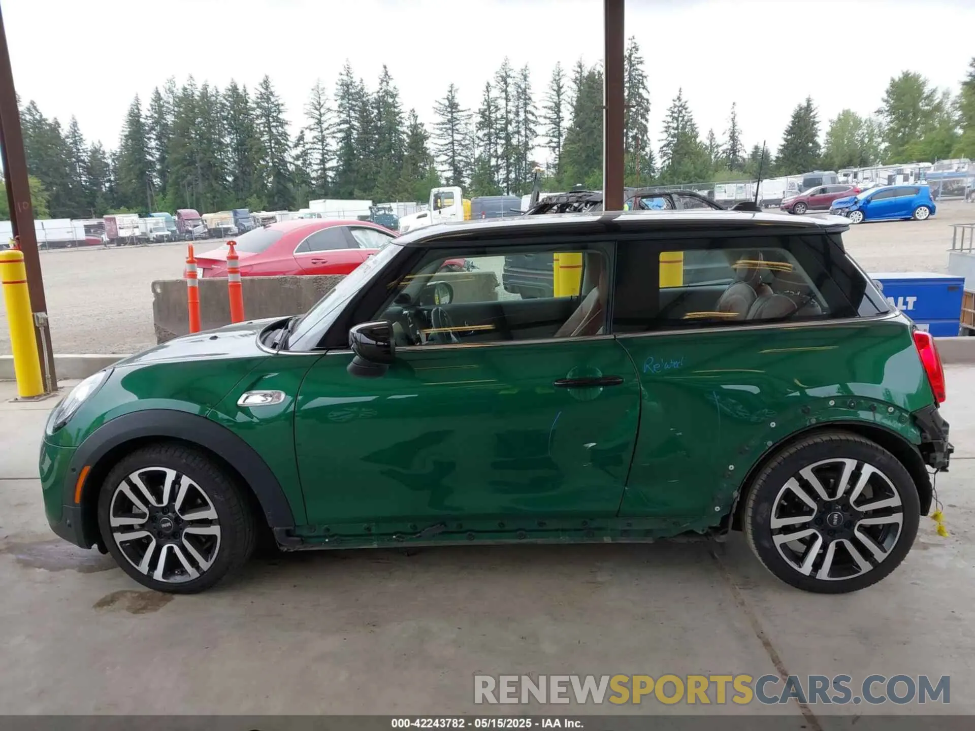15 Photograph of a damaged car WMWXR5C04M2N62455 MINI HARDTOP 2021