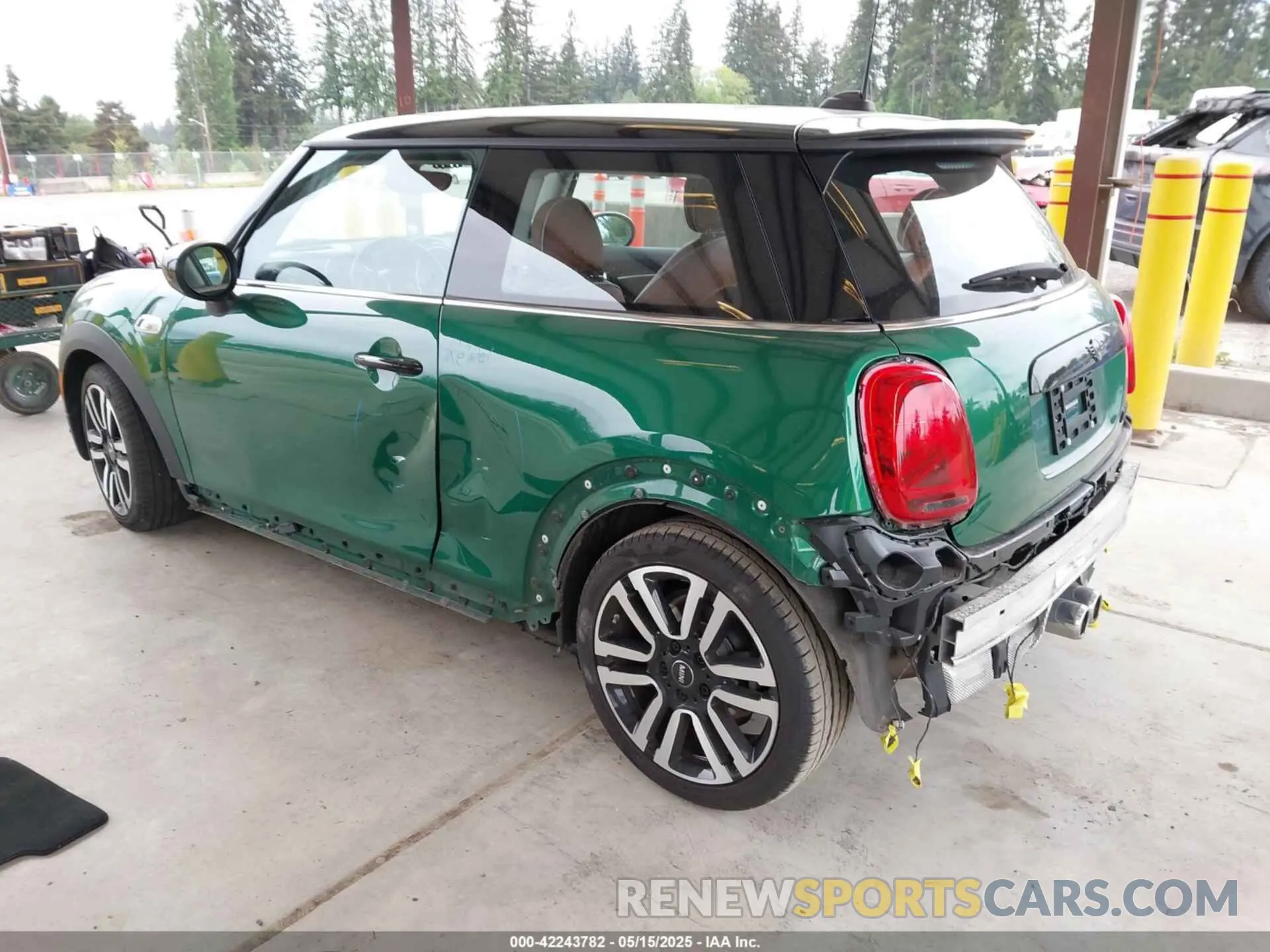 3 Photograph of a damaged car WMWXR5C04M2N62455 MINI HARDTOP 2021