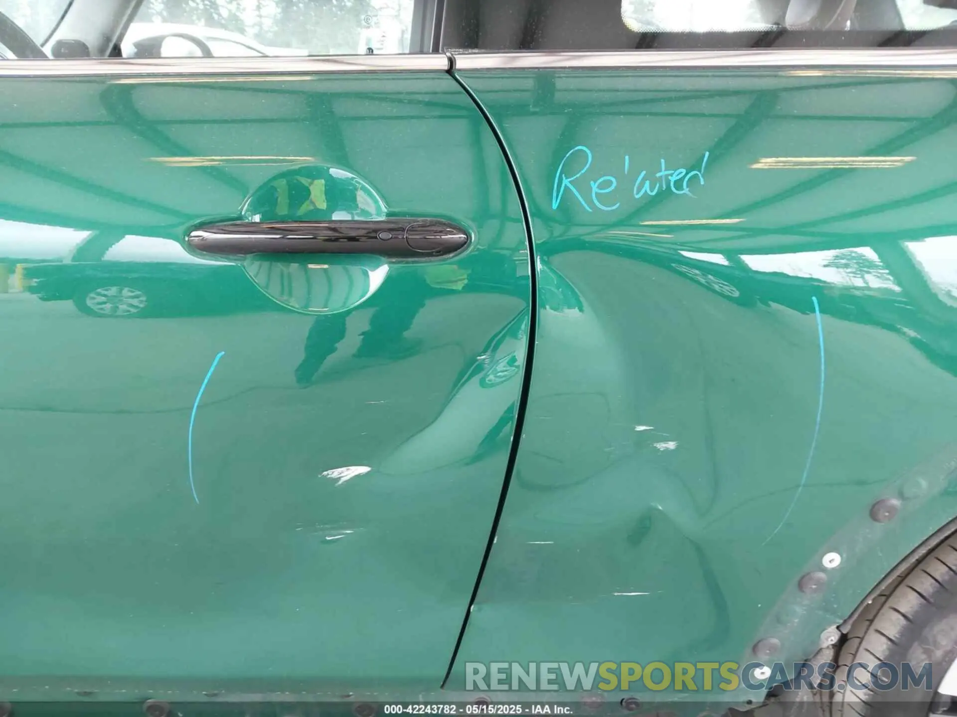 6 Photograph of a damaged car WMWXR5C04M2N62455 MINI HARDTOP 2021