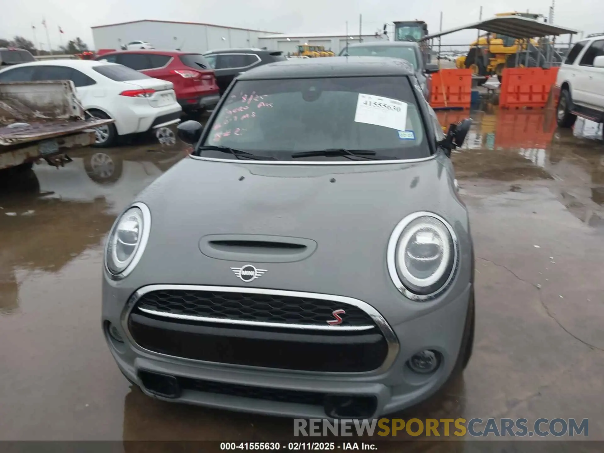12 Photograph of a damaged car WMWXR5C06M2P01758 MINI HARDTOP 2021